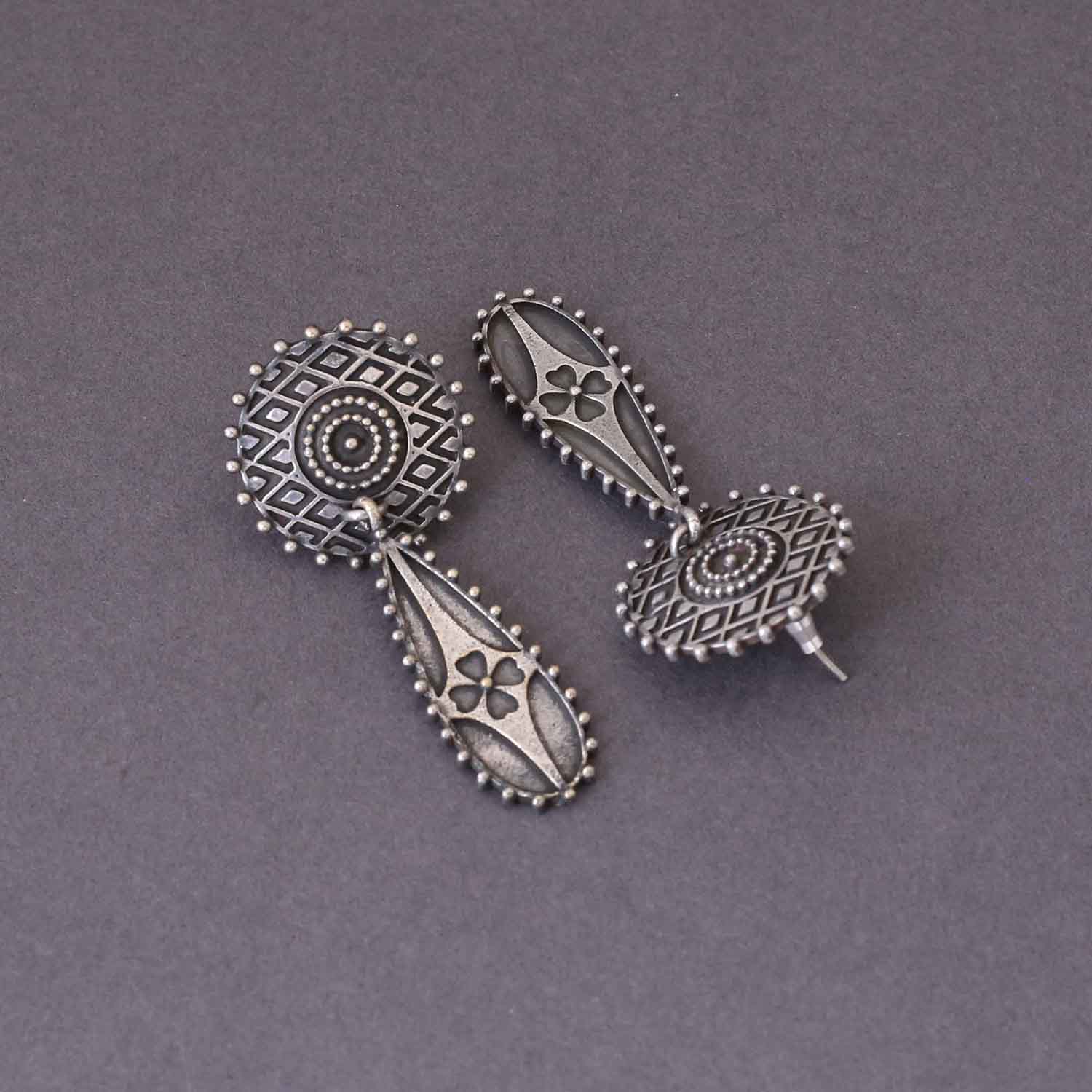 Antique Kalti Oxidised Danglers - Image 4