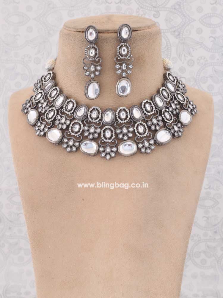 Antique Mirabel Kundan Jewellery Set - Image 2