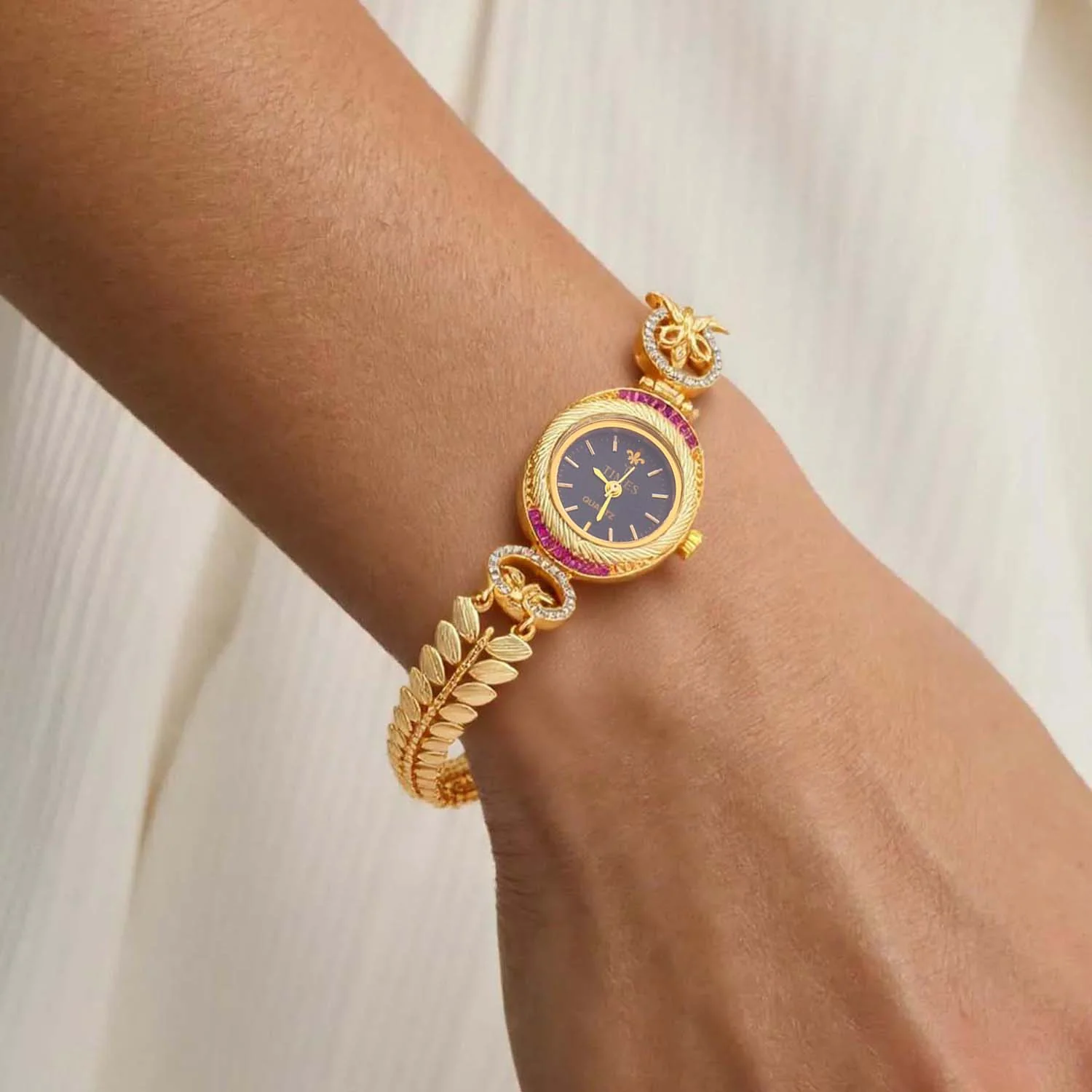 Blingbag Gold- Plated Leaf Black Dial Design Watch - Image 3