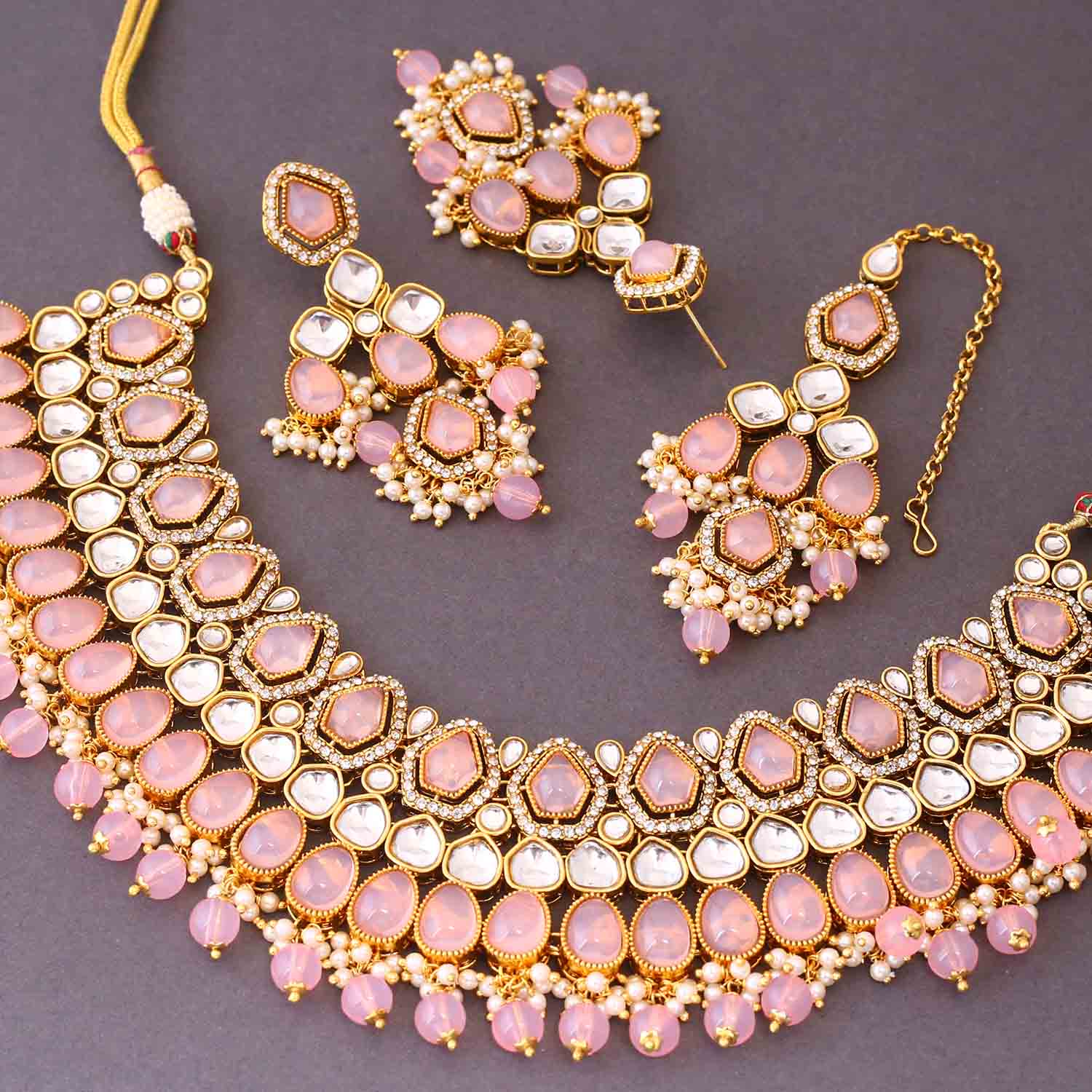 Blush Kaviya Kundan Jewellery Set - Image 5