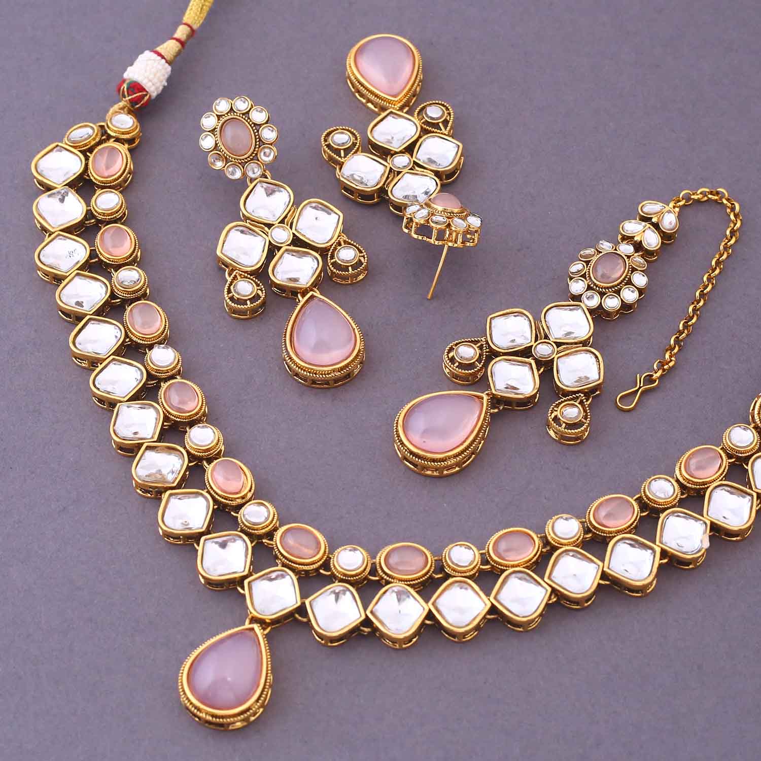 Blush Kharuya Kundan Jewellery Set - Image 4