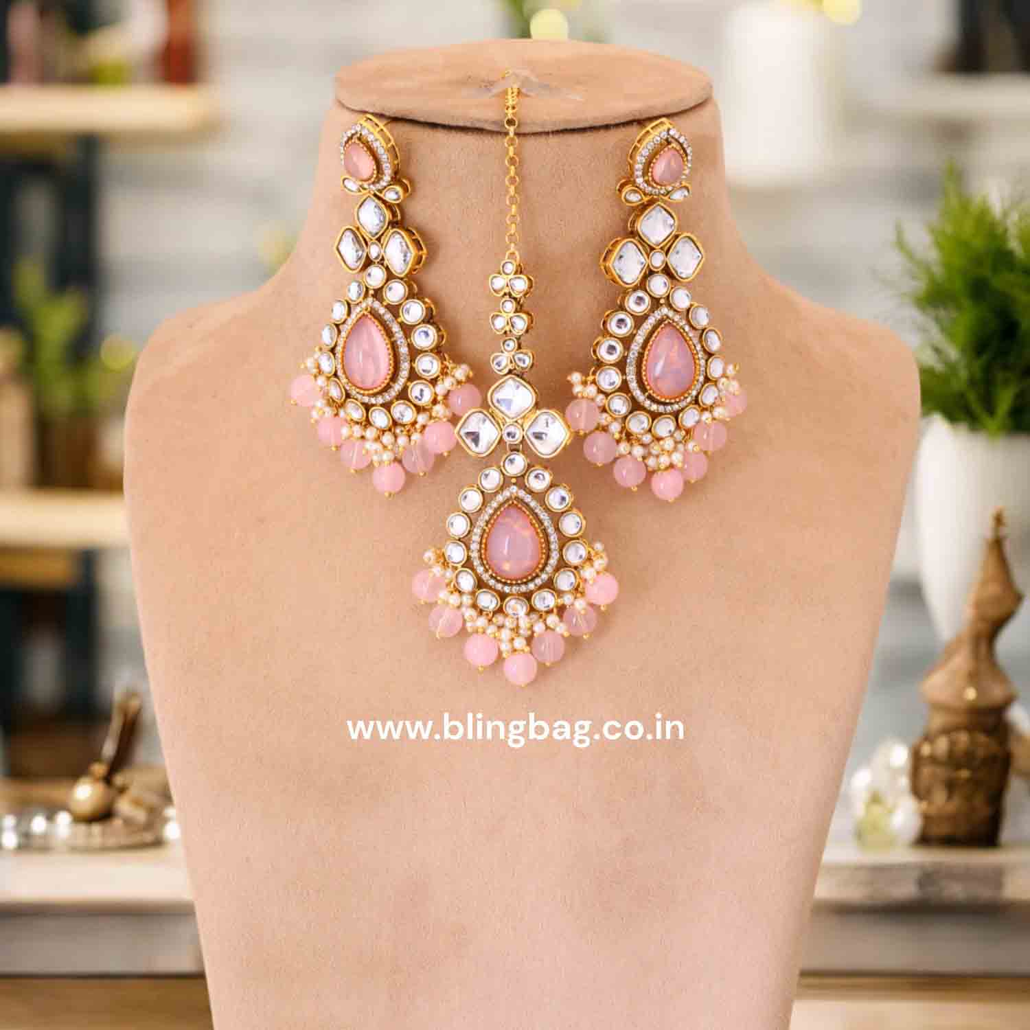 Blush Vandanti Kundan Jewellery Set - Image 3