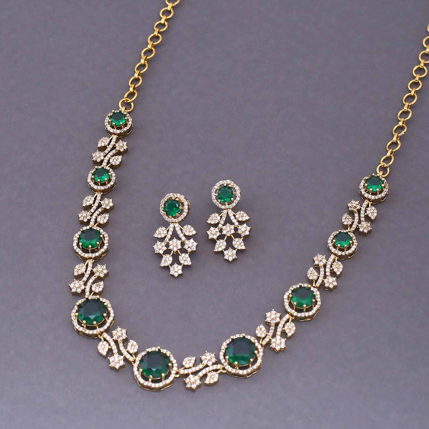 Emerald Arilaa Victorian Jewellery Set - New Arrival - Image 4