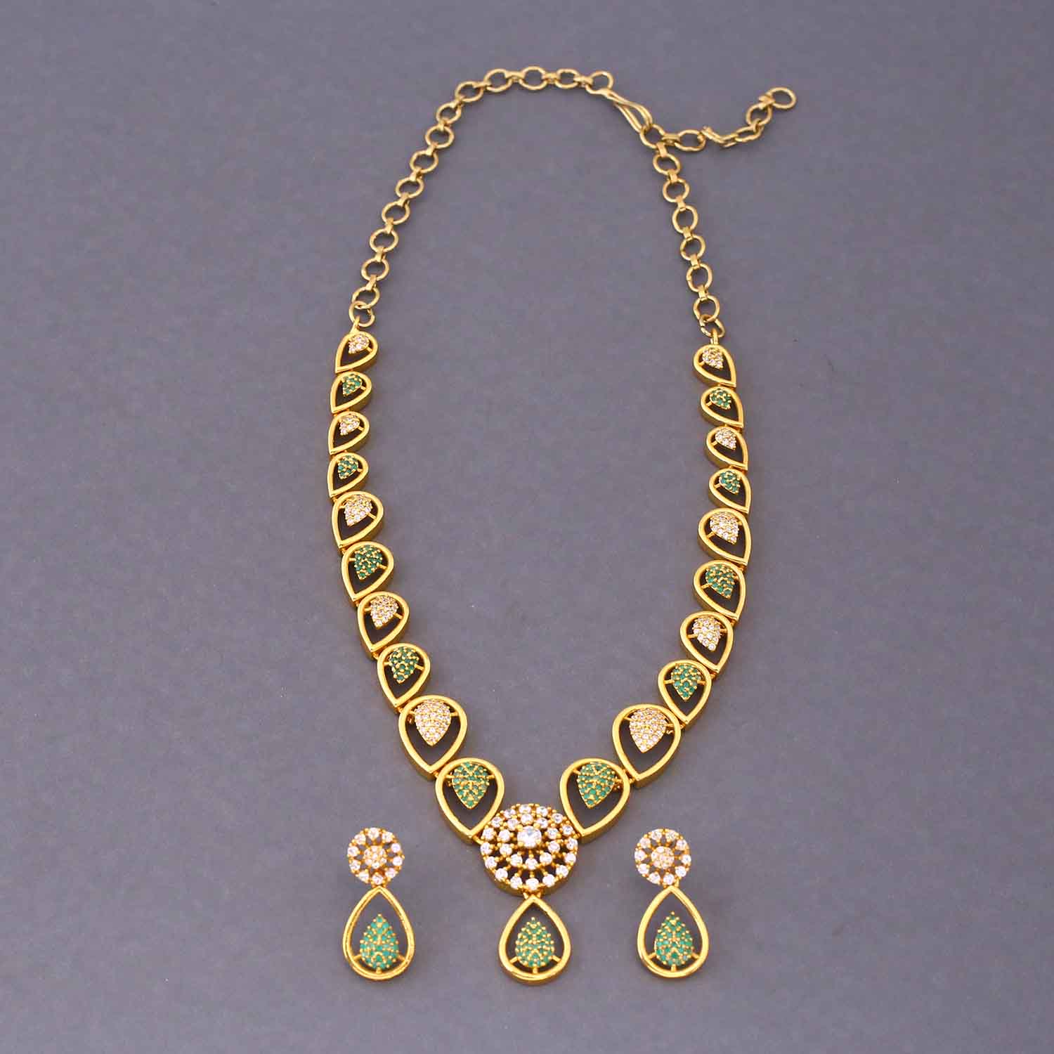 Emerald Himavati Antique Jewellery Set- New Arrival - Image 3