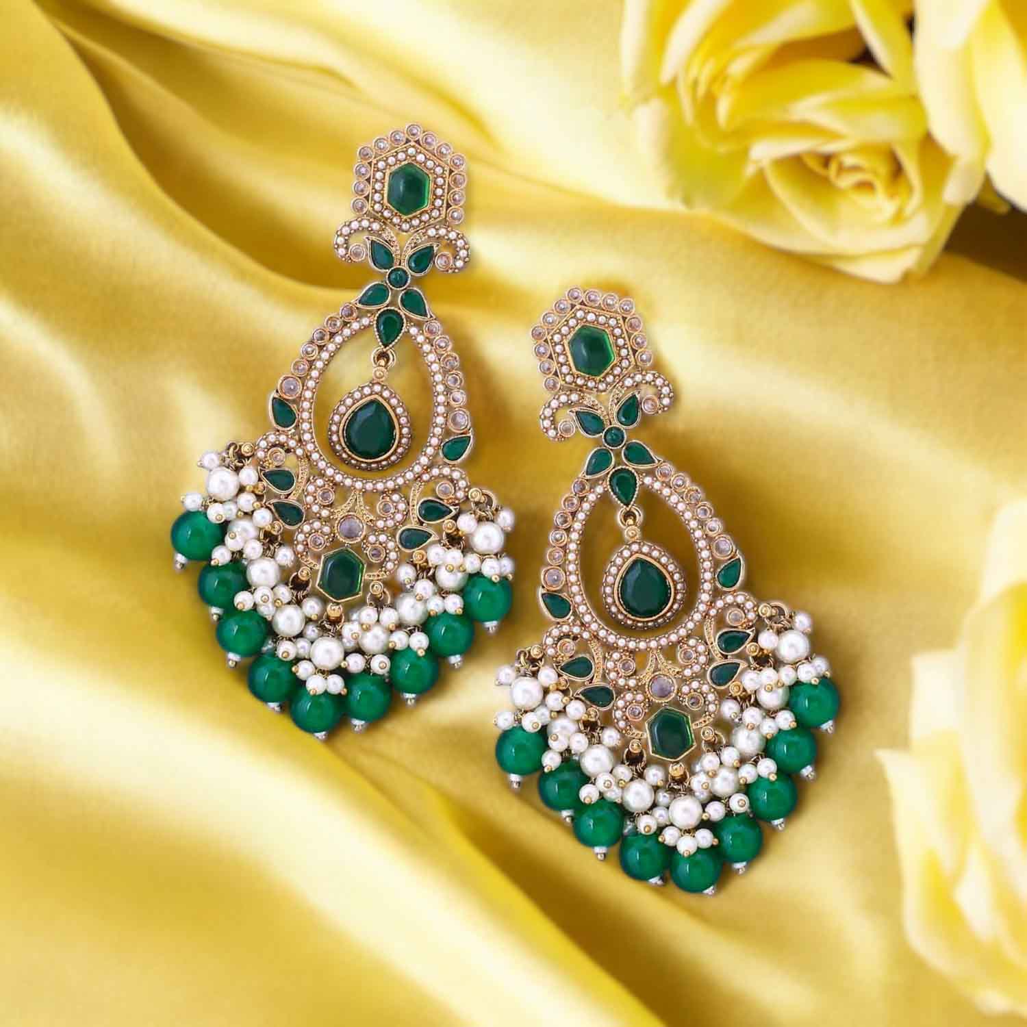 Emerald Aamira Danglers