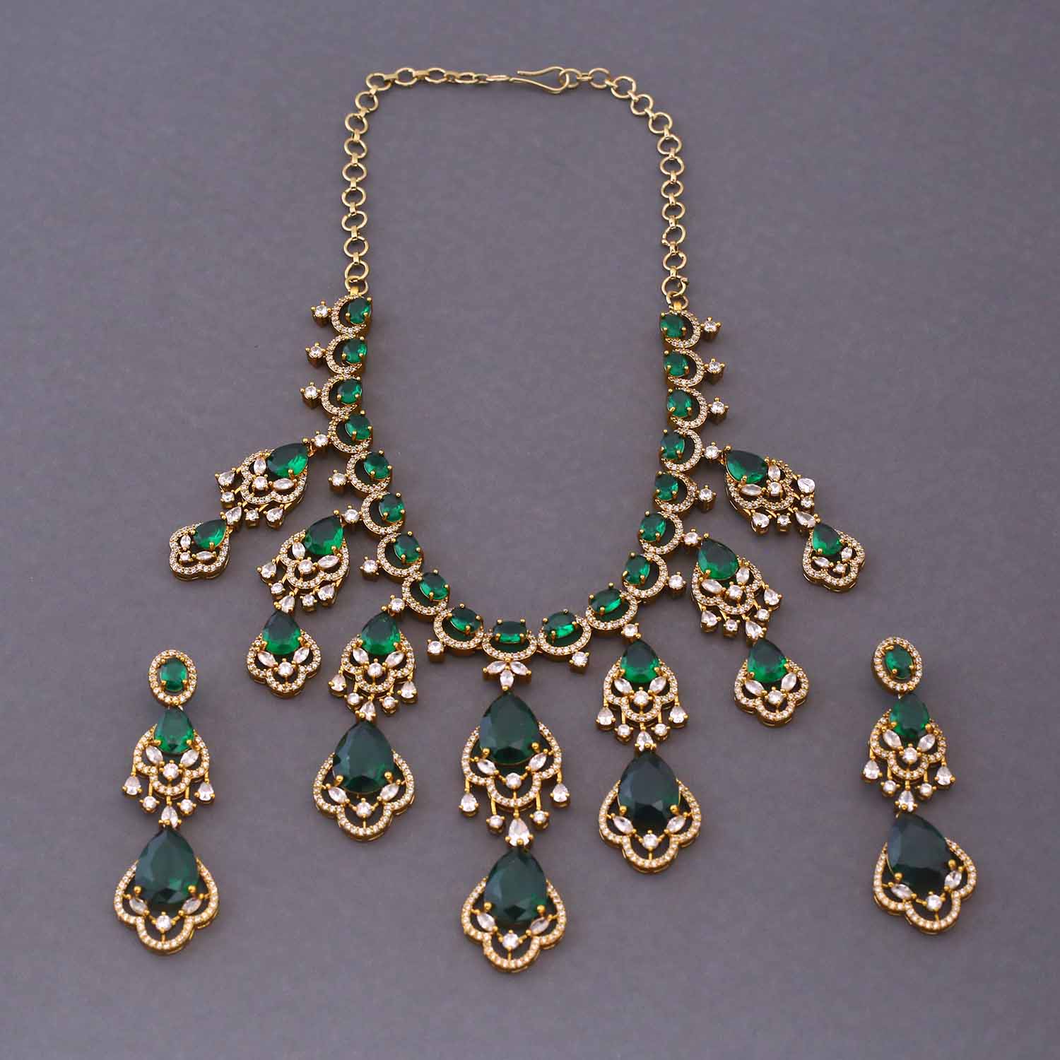 Emerald Aderes Victorian Jewellery Set - New Arrival - Image 4