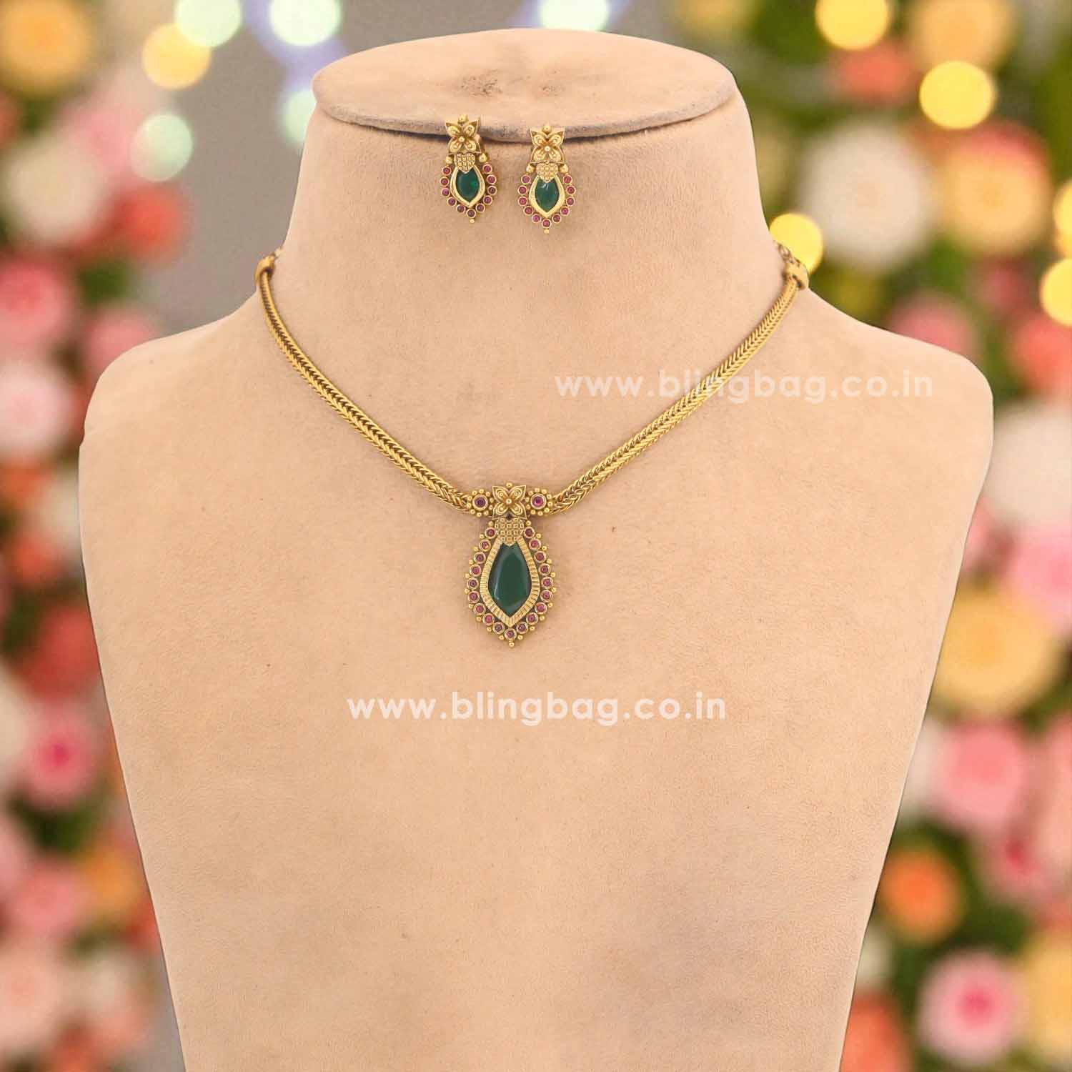 Emerald Aishren Antique Jewellery Set - New Arrival - Image 3