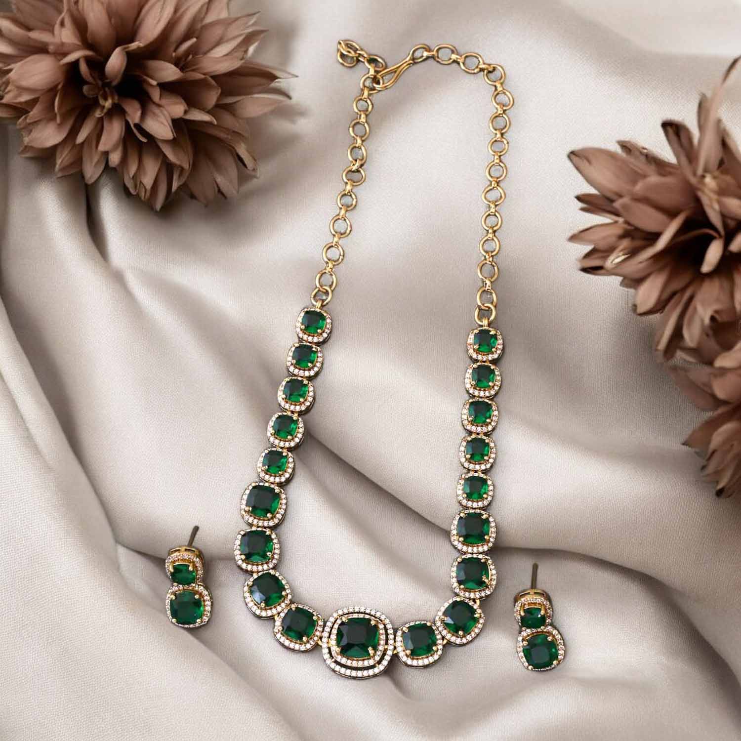 Emerald Anke Victorian Jewellery Set - New Arrival
