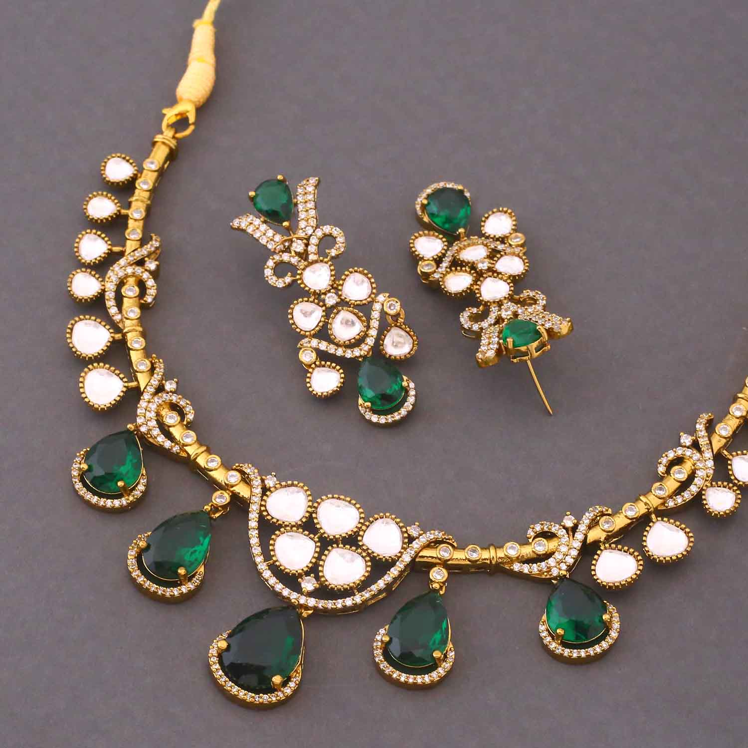 Emerald Aurelisse Victorian Jewellery Set - New Arrival - Image 5
