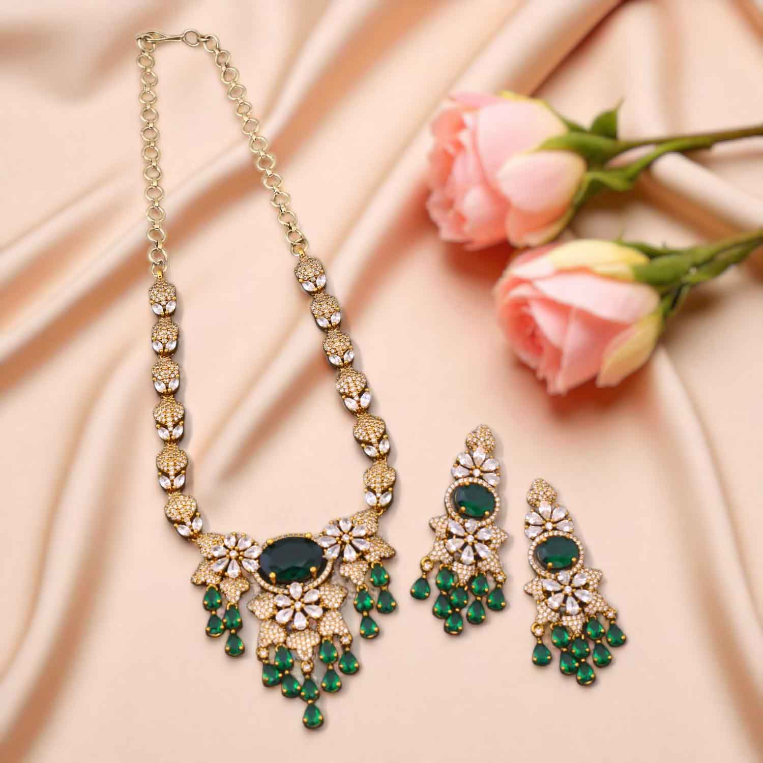 Emerald Azariah Victorian Jewellery Set - New Arrival - Image 2
