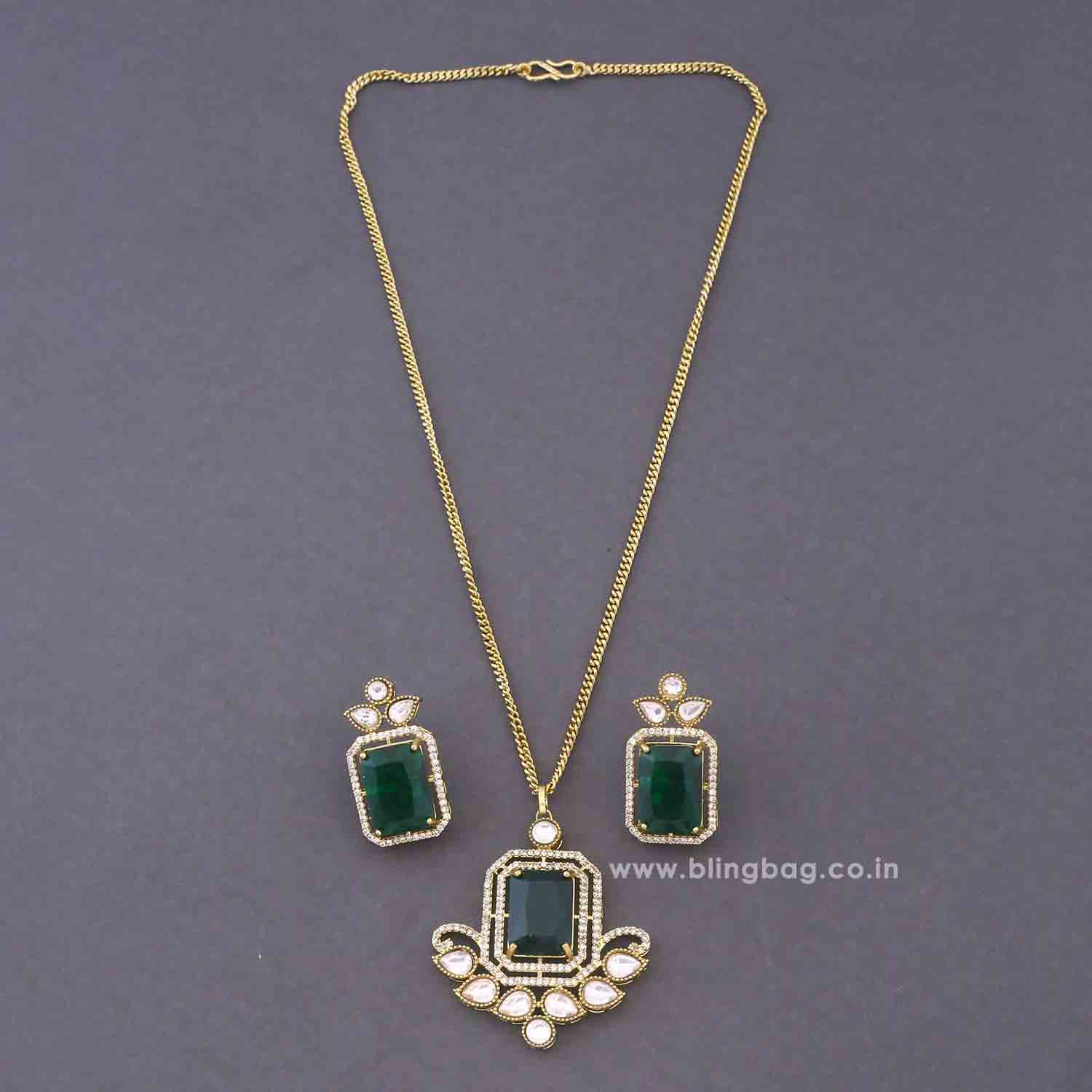 Emerald Belliora Pendant Set - Image 4