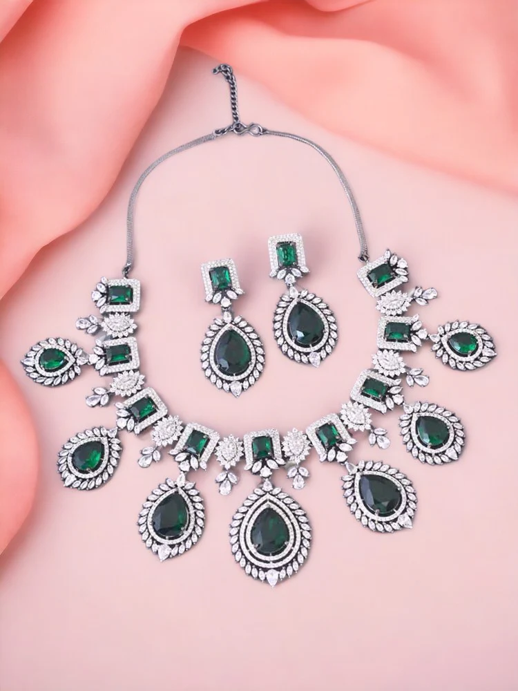 Emerald Blinera Zirconia Jewellery Set - Image 2
