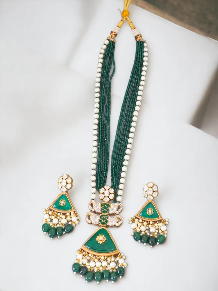 Emerald Caoimhe Kundan Jewellery Set - Image 2