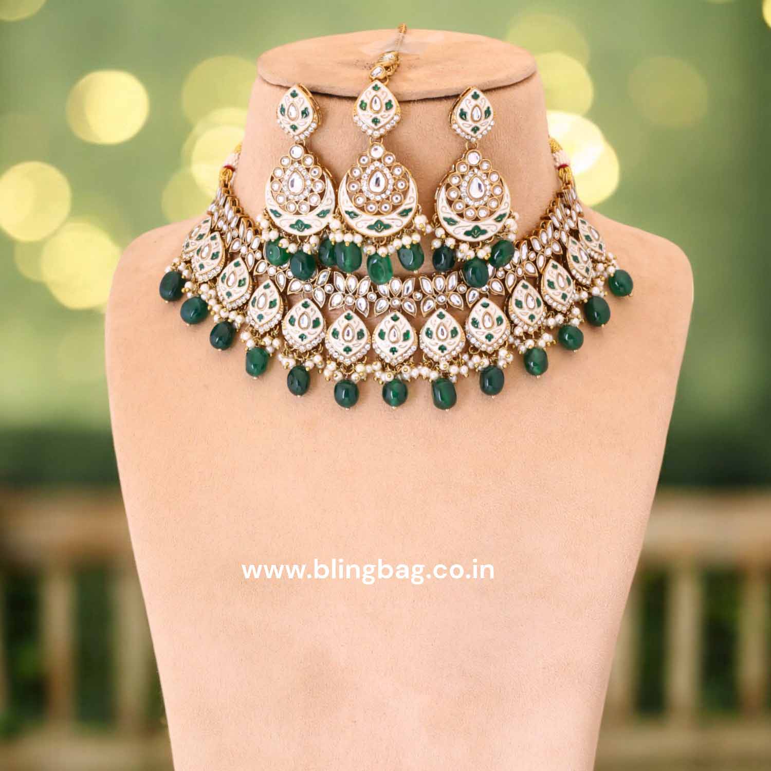 Emerald Dharvi Kundan Jewellery Set - Image 2