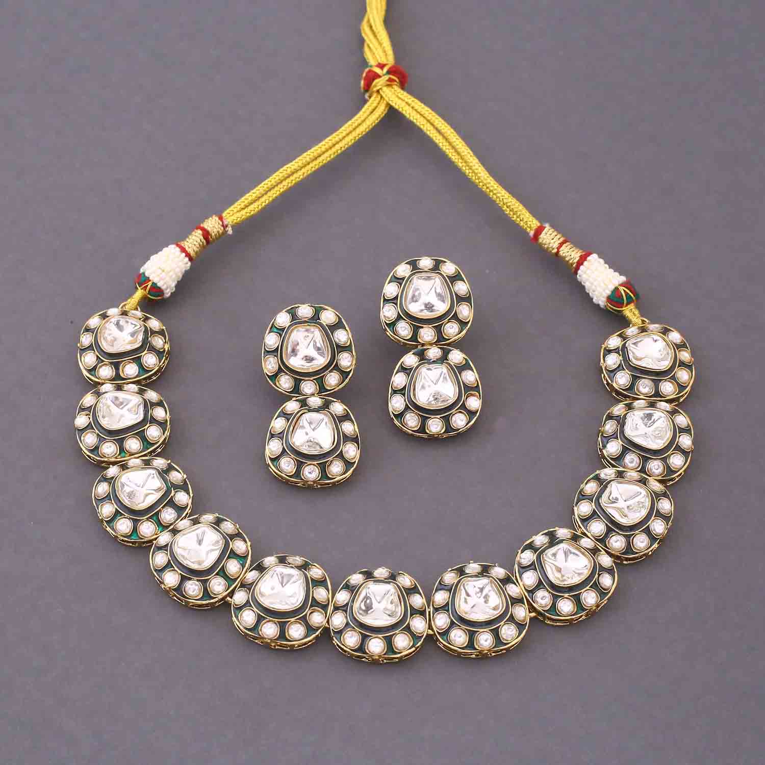 Emerald Dhatri Kundan Jewellery Set - Image 4
