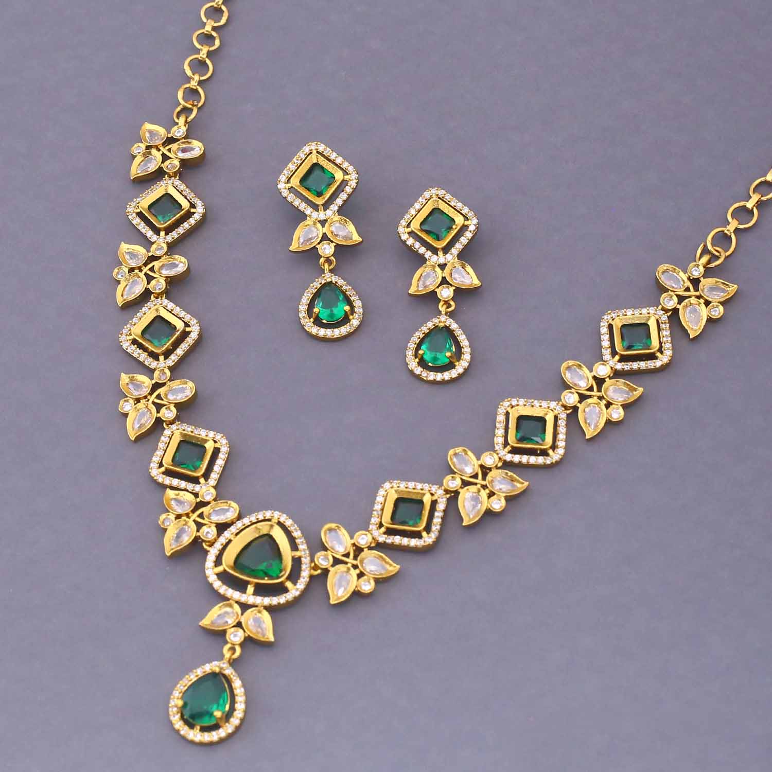 Emerald Diar Victorian Jewellery Set- New Arrival - Image 4