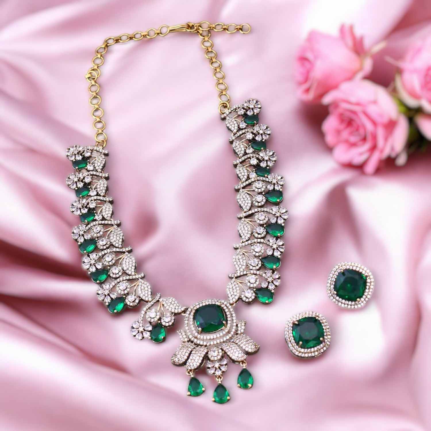 Emerald Ema Victorian Jewellery Set - New Arrival - Image 2