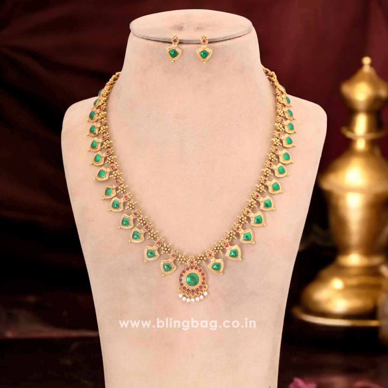 Emerald Gargi Antique Jewellery Set - New Arrival - Image 2