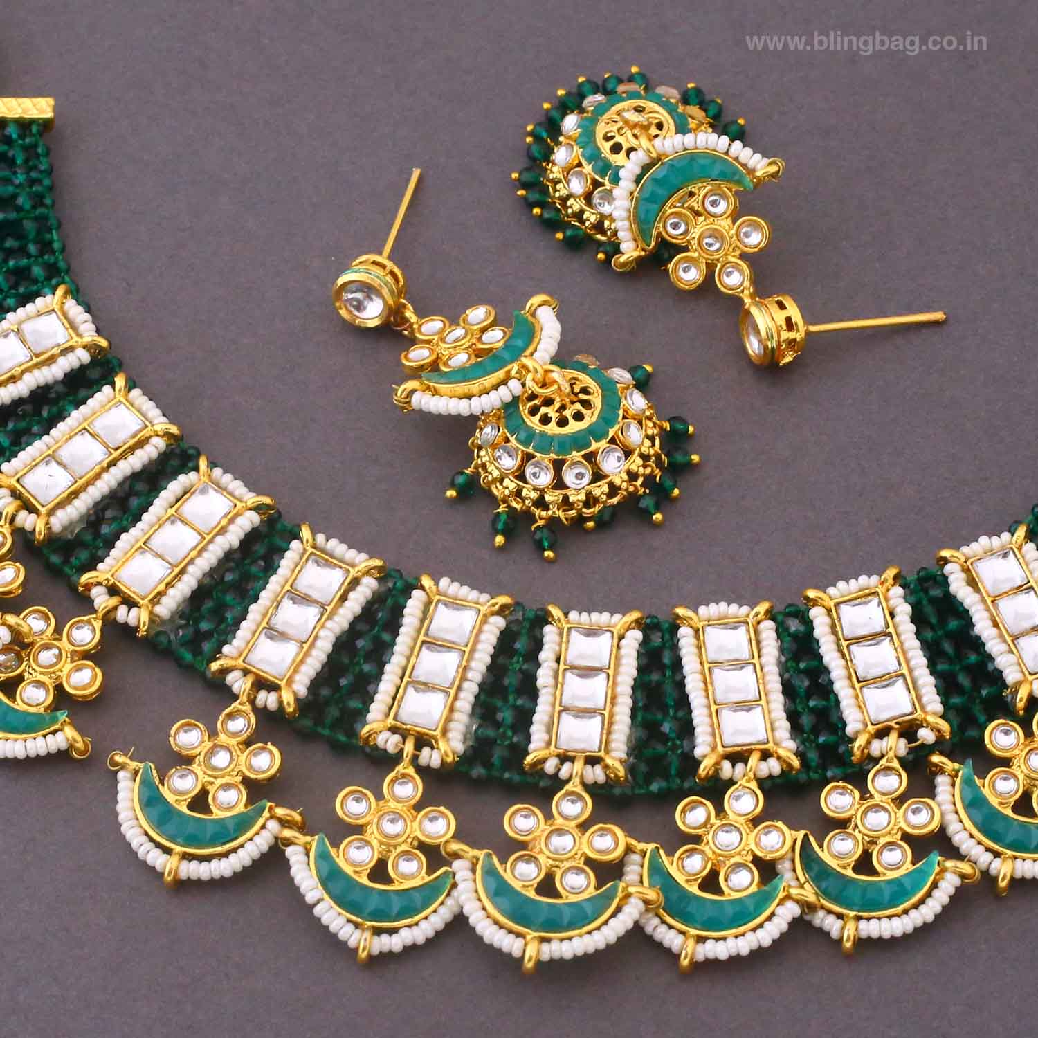 Emerald Gaurishi Kundan Jewellery Set - Image 5