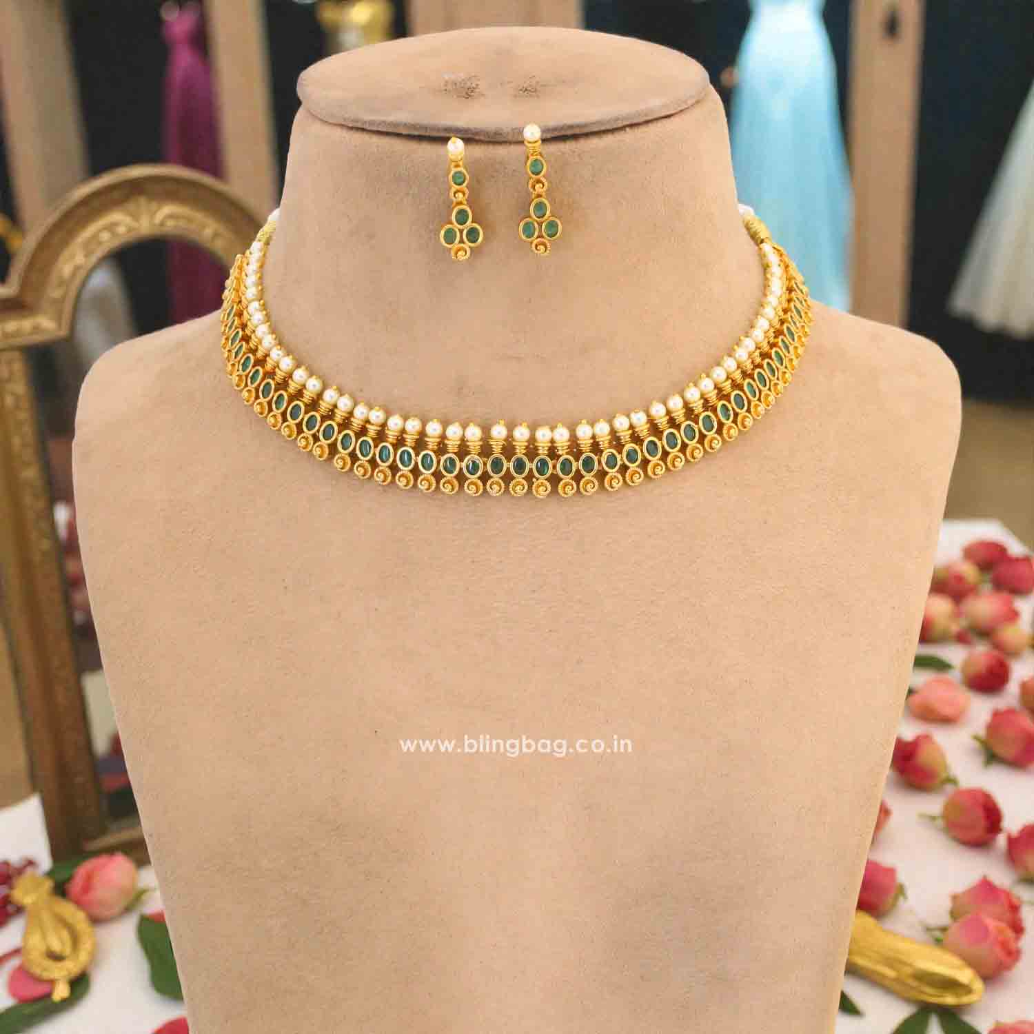 Emerald Geetanjali Antique Jewellery Set - New Arrival - Image 3