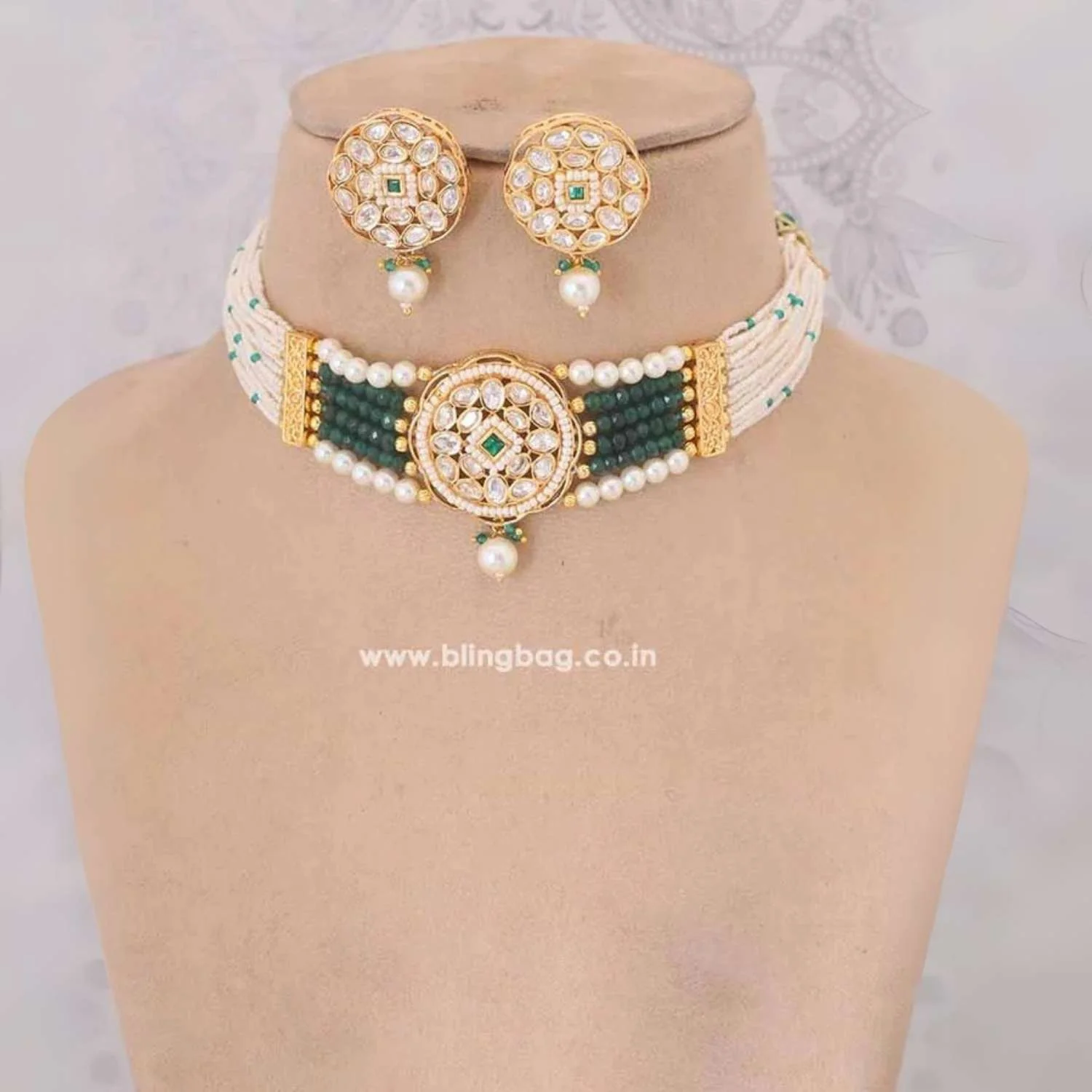Emerald Geetika Jewellery Set - Image 3
