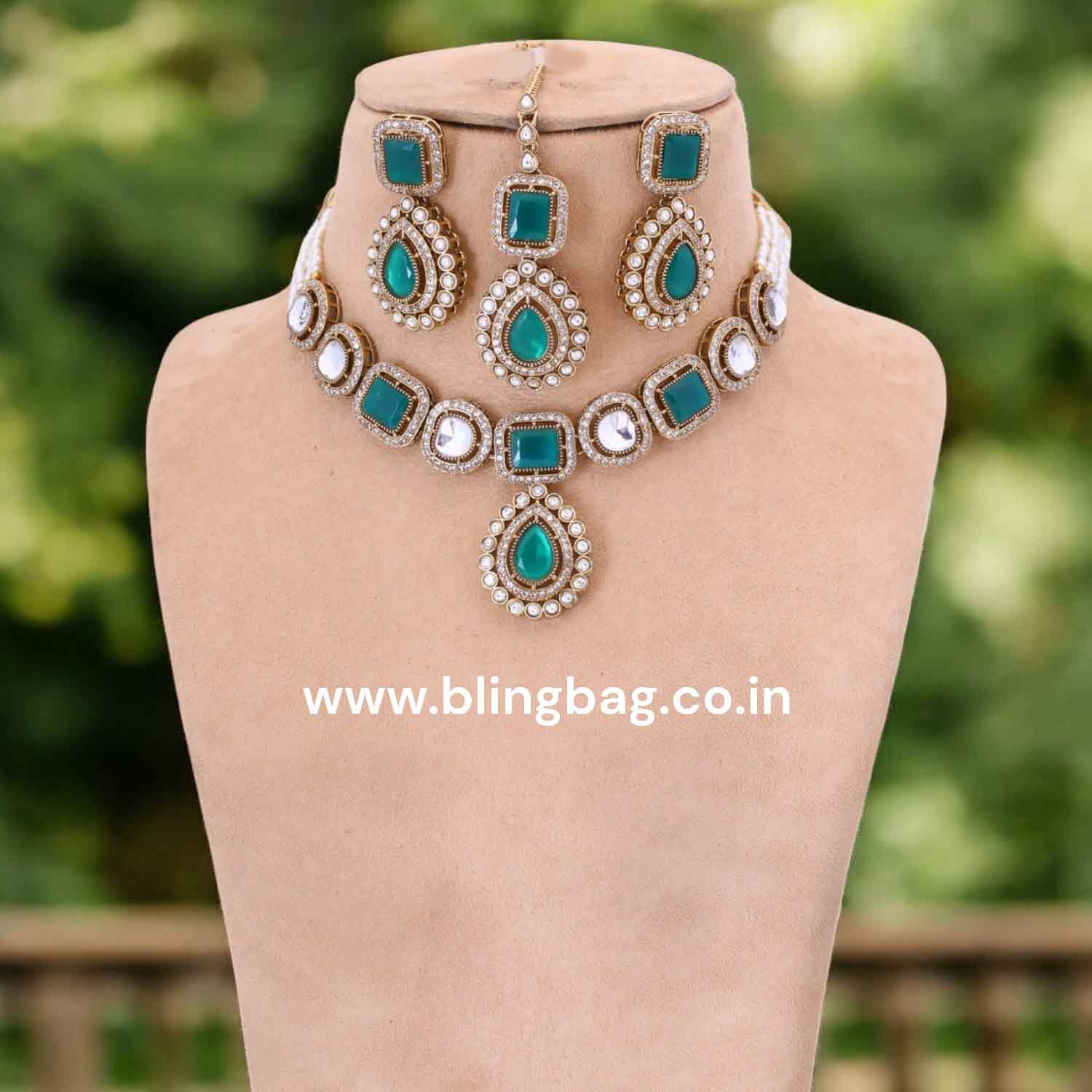 Emerald Gisele Victorian Jewellery Set - New Arrival - Image 2