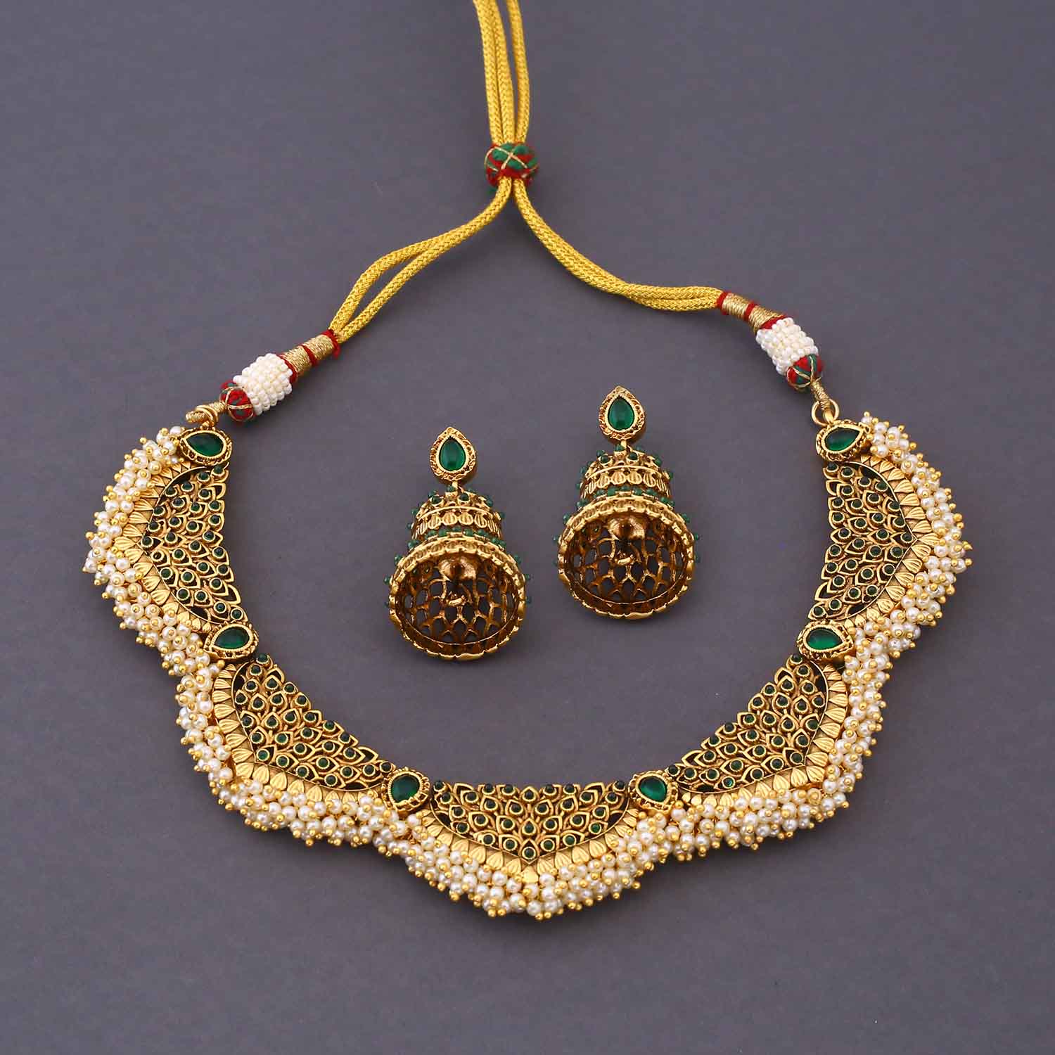 Emerald Golden Avyan Jewellery Set - Image 3