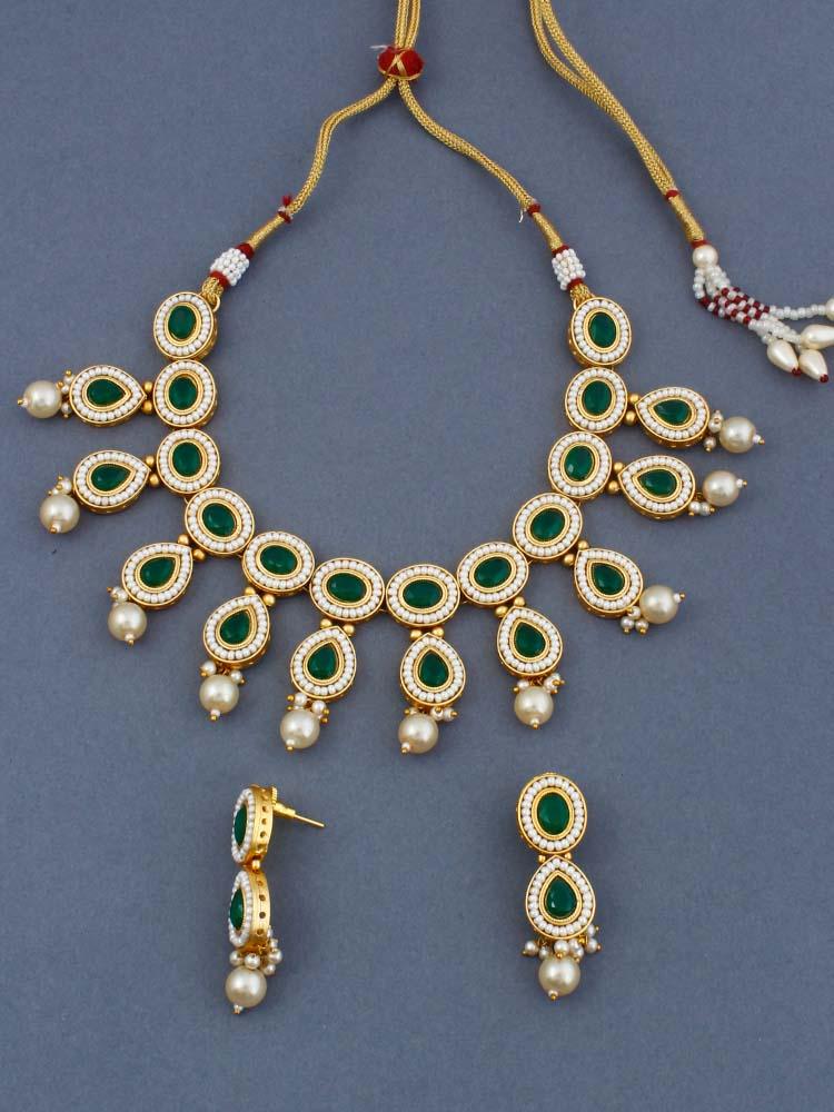 Emerald Gyan Jewellery Set - Image 3