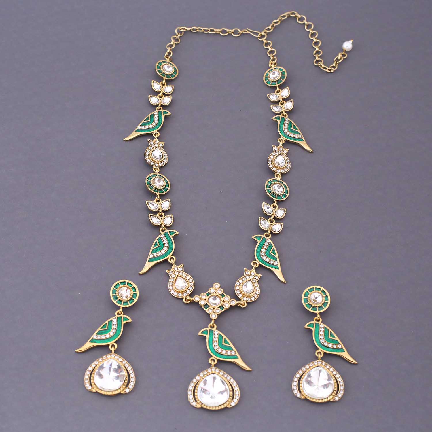 Emerald Harley Kundan Jewellery Set - Image 3