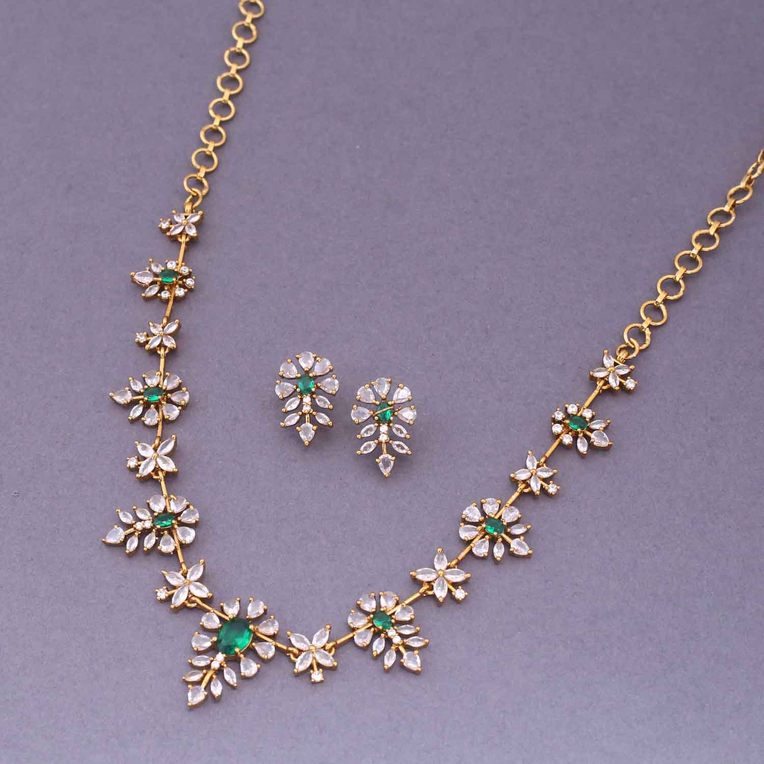 Emerald Heike Victorian Jewellery Set - New Arrival - Image 4