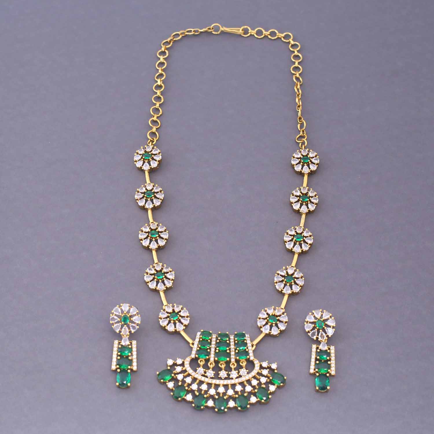 Emerald Himora Victorian Jewellery Set - New Arrival - Image 3