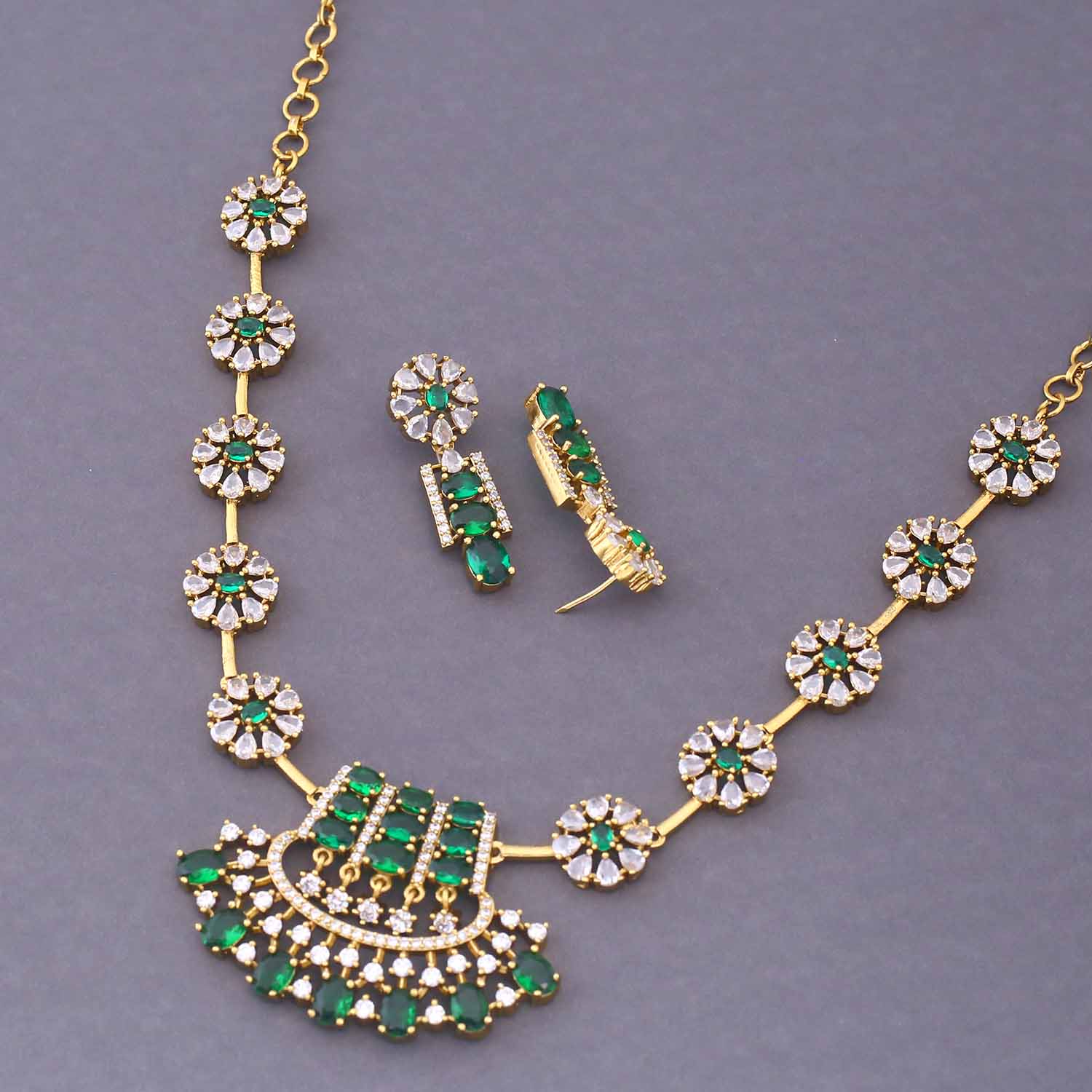 Emerald Himora Victorian Jewellery Set - New Arrival - Image 4