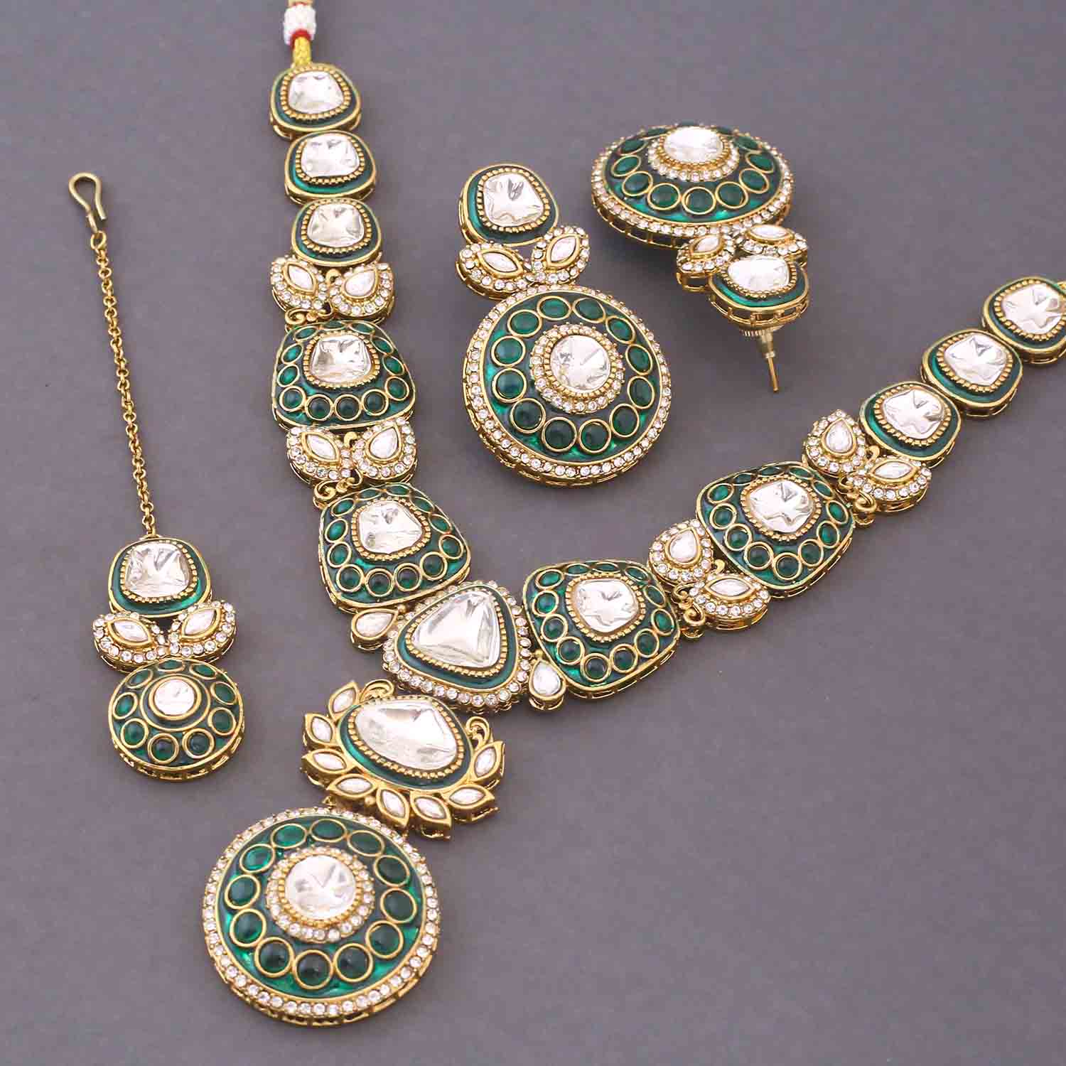 Emerald Hithika Kundan Jewellery Set - Image 5
