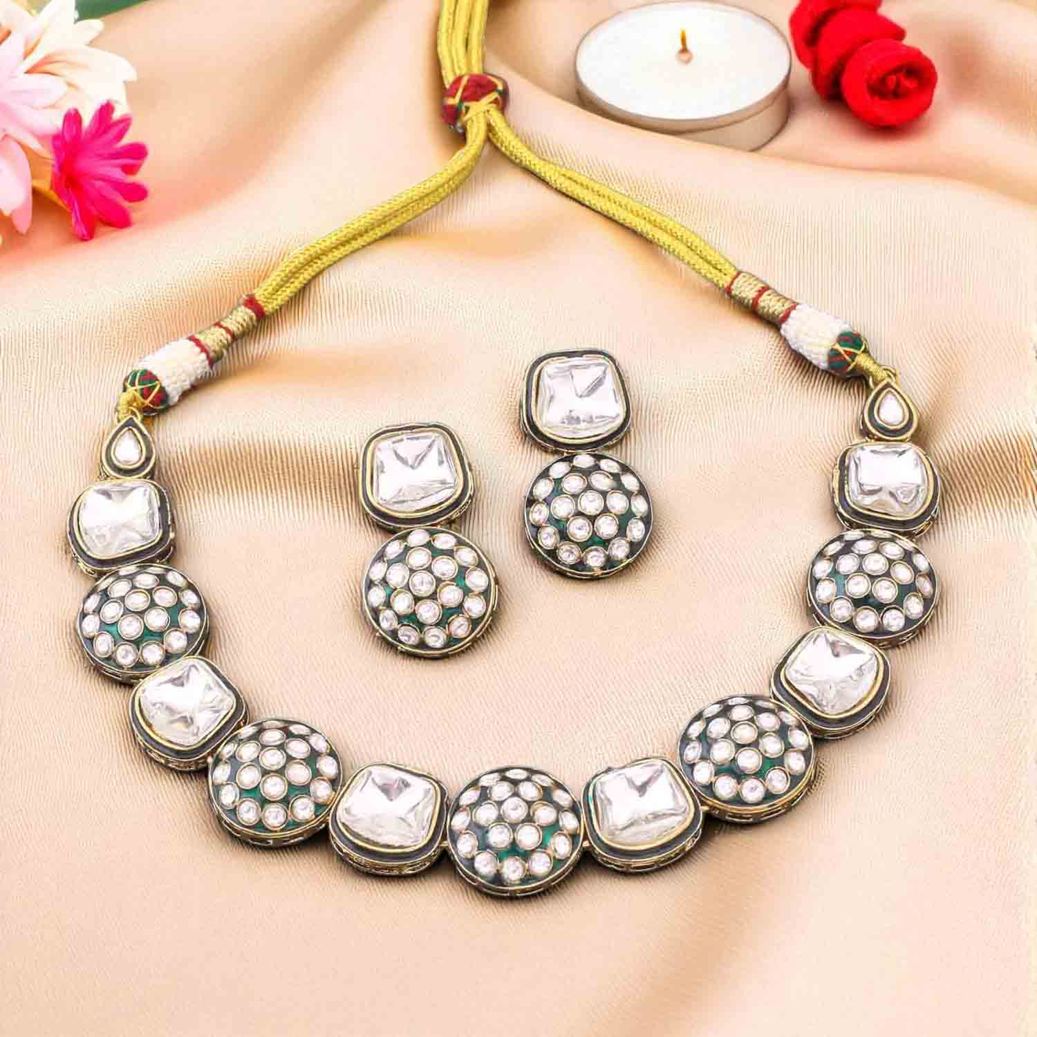 Emerald Hrishita Kundan Jewellery Set - Image 2