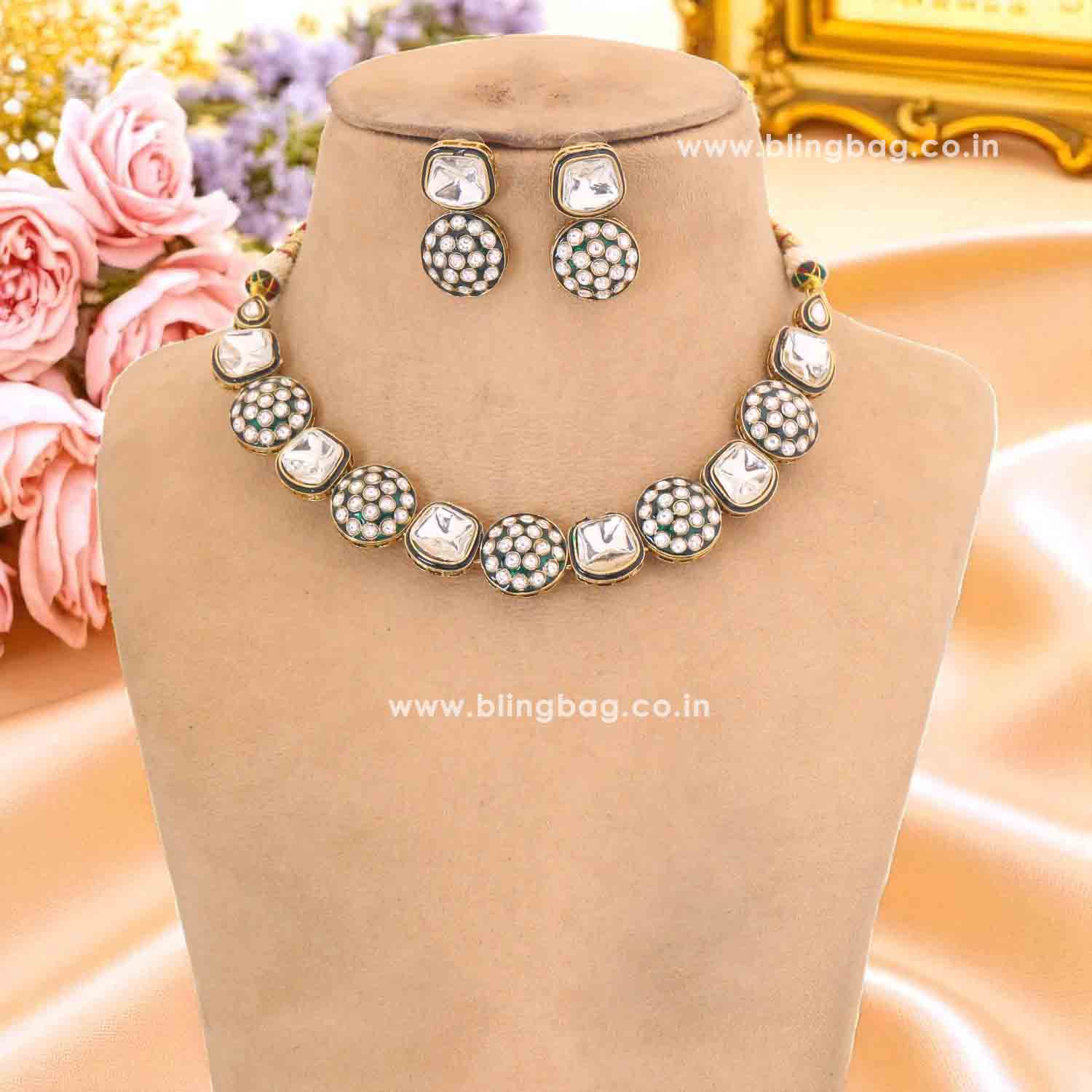 Emerald Hrishita Kundan Jewellery Set - Image 3