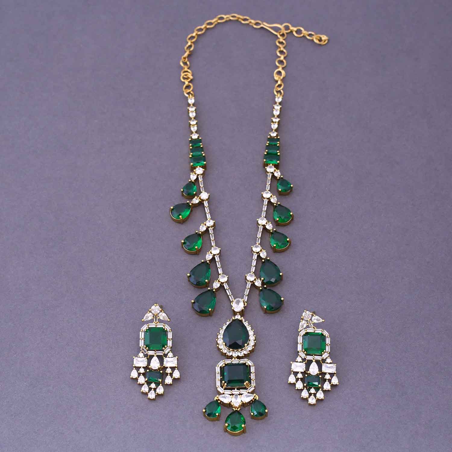 Emerald Izzy Victorian Jewellery Set- New Arrival - Image 3