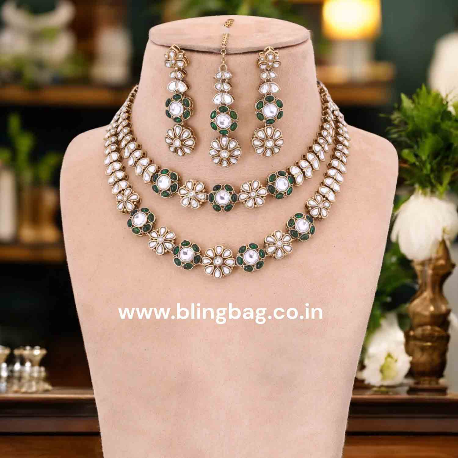 Emerald Jaine Kundan Jewellery Set - Image 2