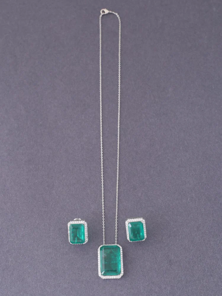 Emerald Jolie Pendant Set - Image 3