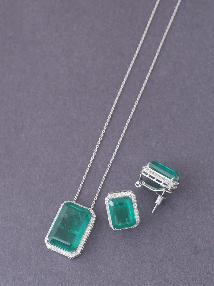 Emerald Jolie Pendant Set - Image 4