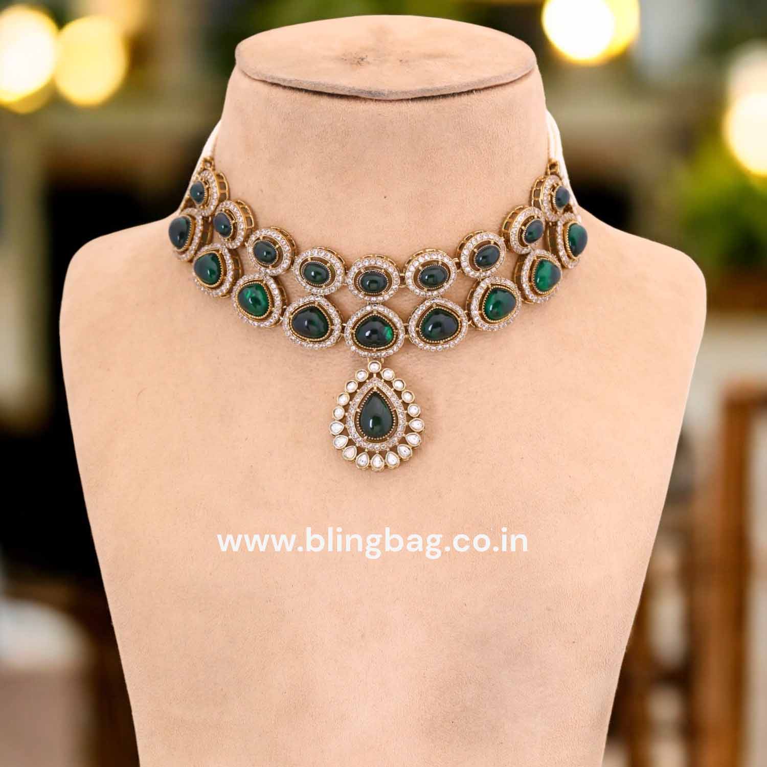 Emerald Larsan Victorian Jewellery Set - Image 2