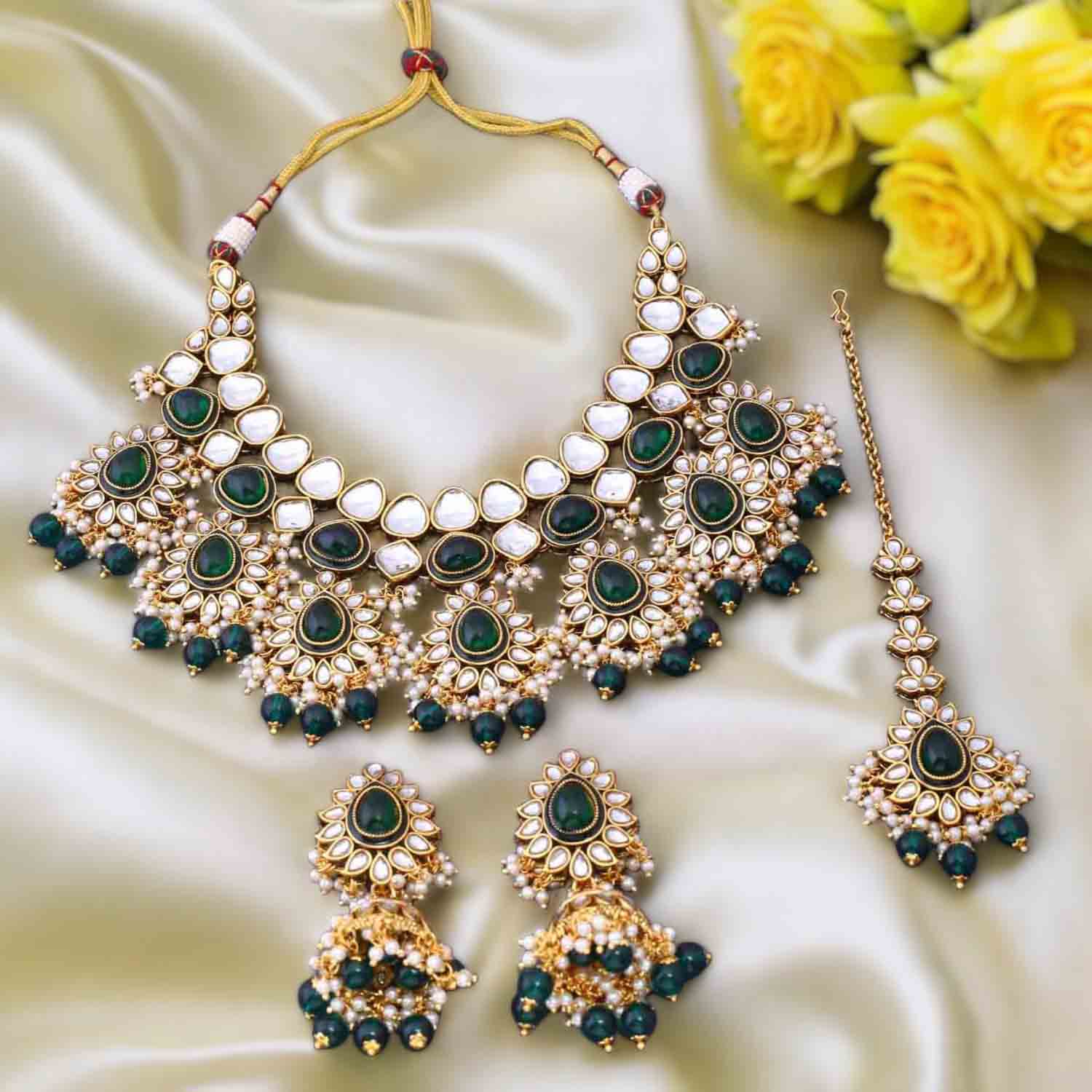 Emerald Maanvita Kundan Jewellery Set - Image 2