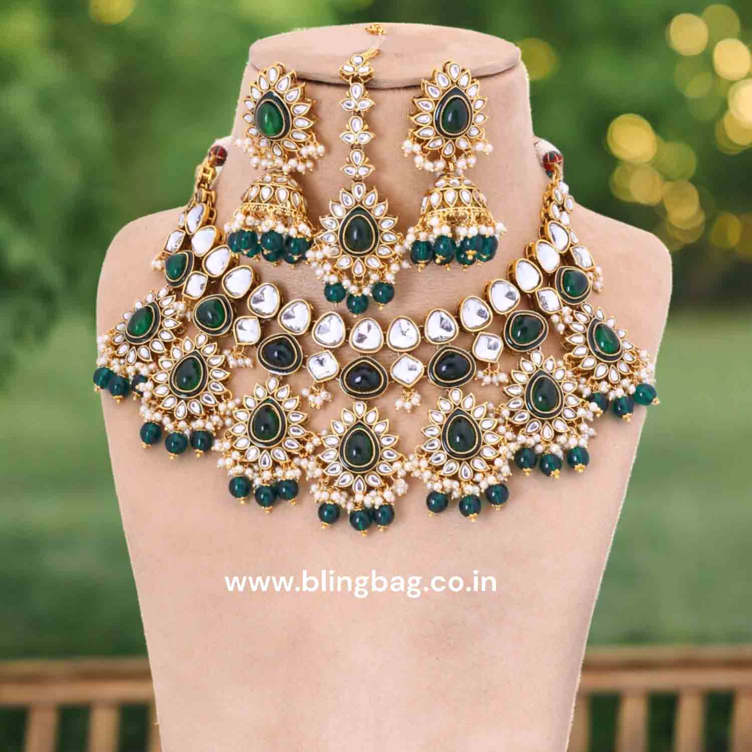 Emerald Maanvita Kundan Jewellery Set - Image 3