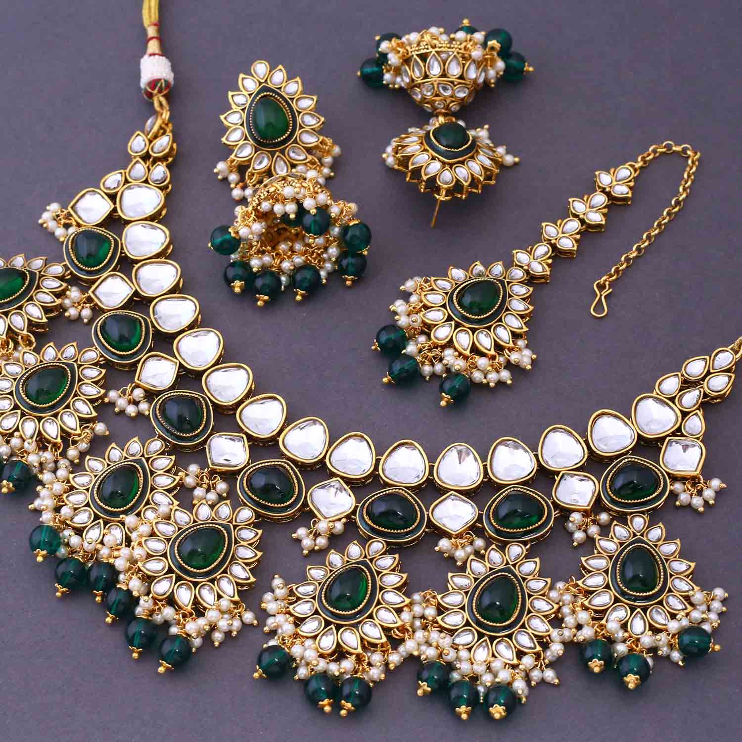 Emerald Maanvita Kundan Jewellery Set - Image 5