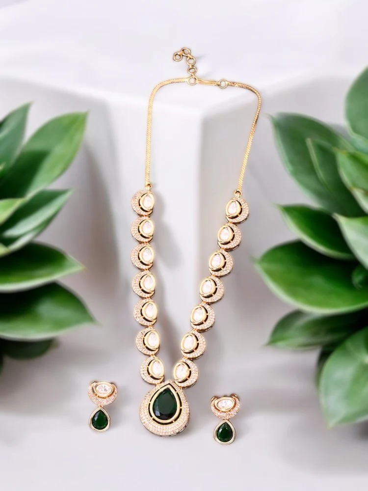 Emerald Megan Zirconia Jewellery Set - Image 2