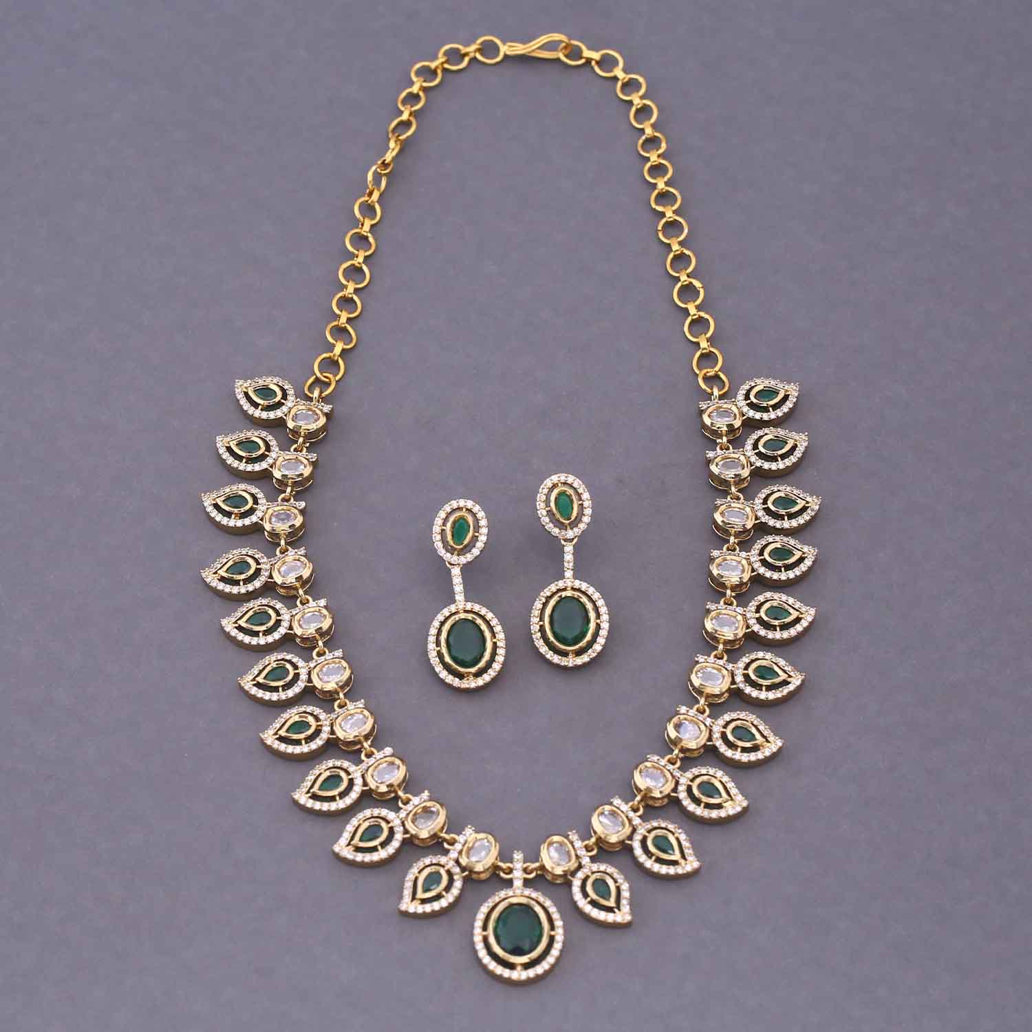 Emerald Mirelle Victorian Jewellery Set - New Arrival - Image 3