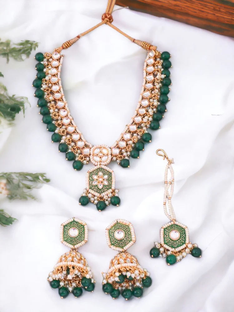 Emerald Modheshwari Jewellery Set - Image 2