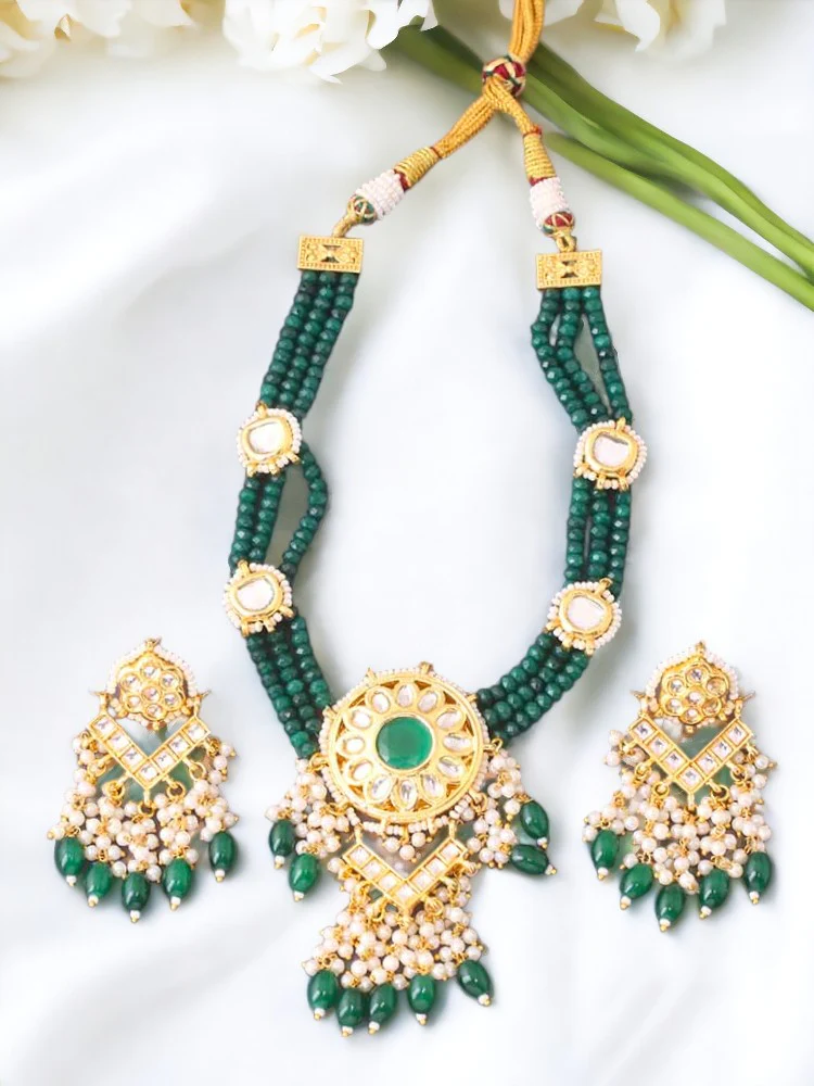 Emerald Moshika Jewellery Set - Image 2