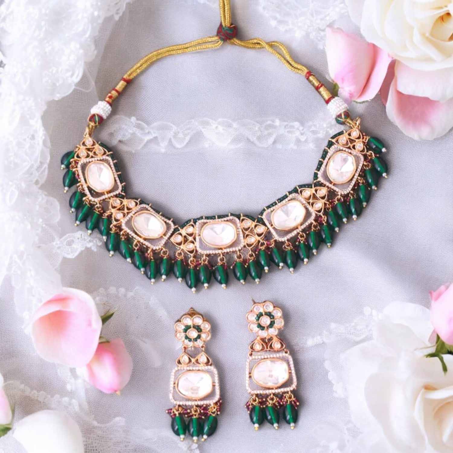 Emerald Neetu Jewellery Set - Image 2