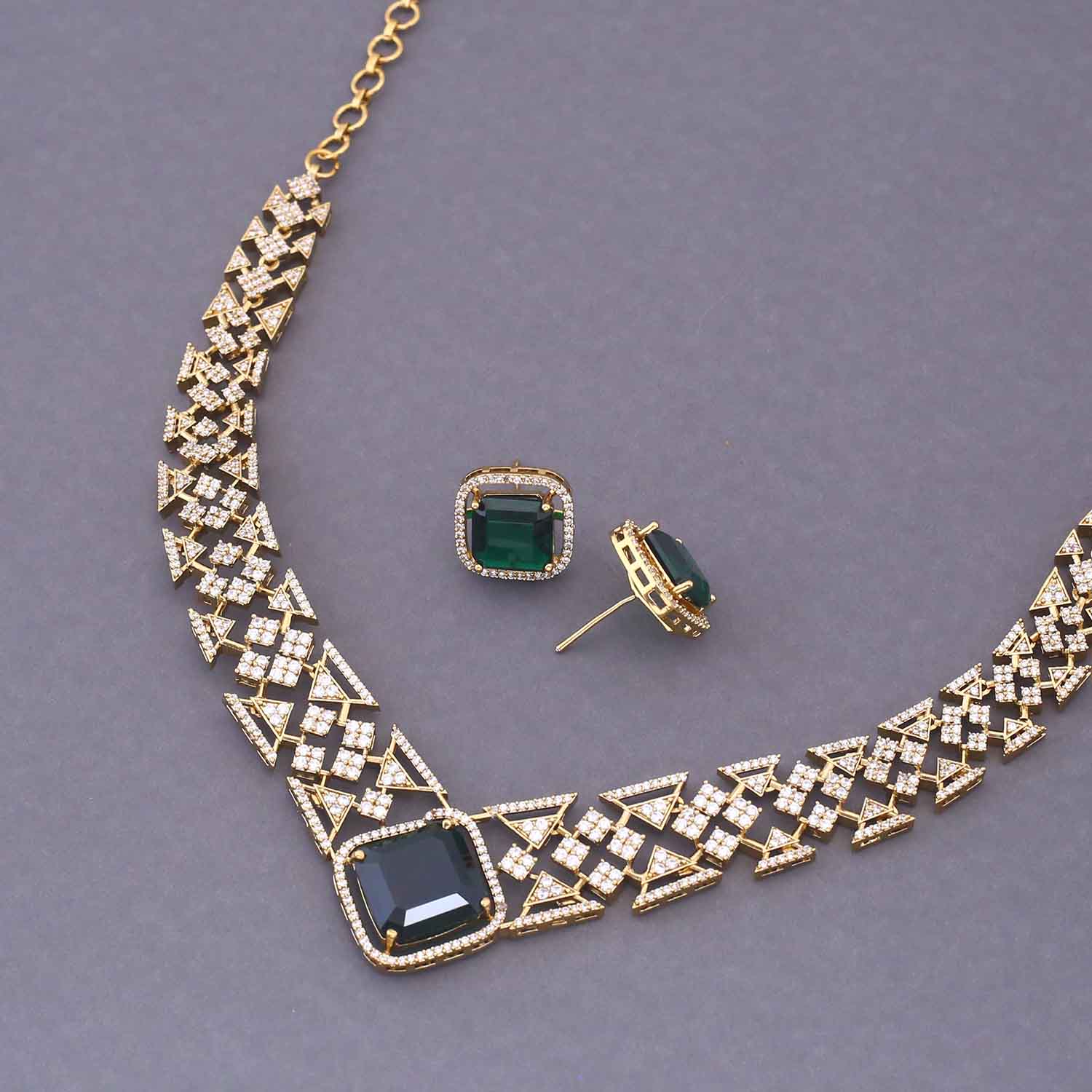 Emerald Oblivion Victorian Jewellery Set - New Arrival - Image 4