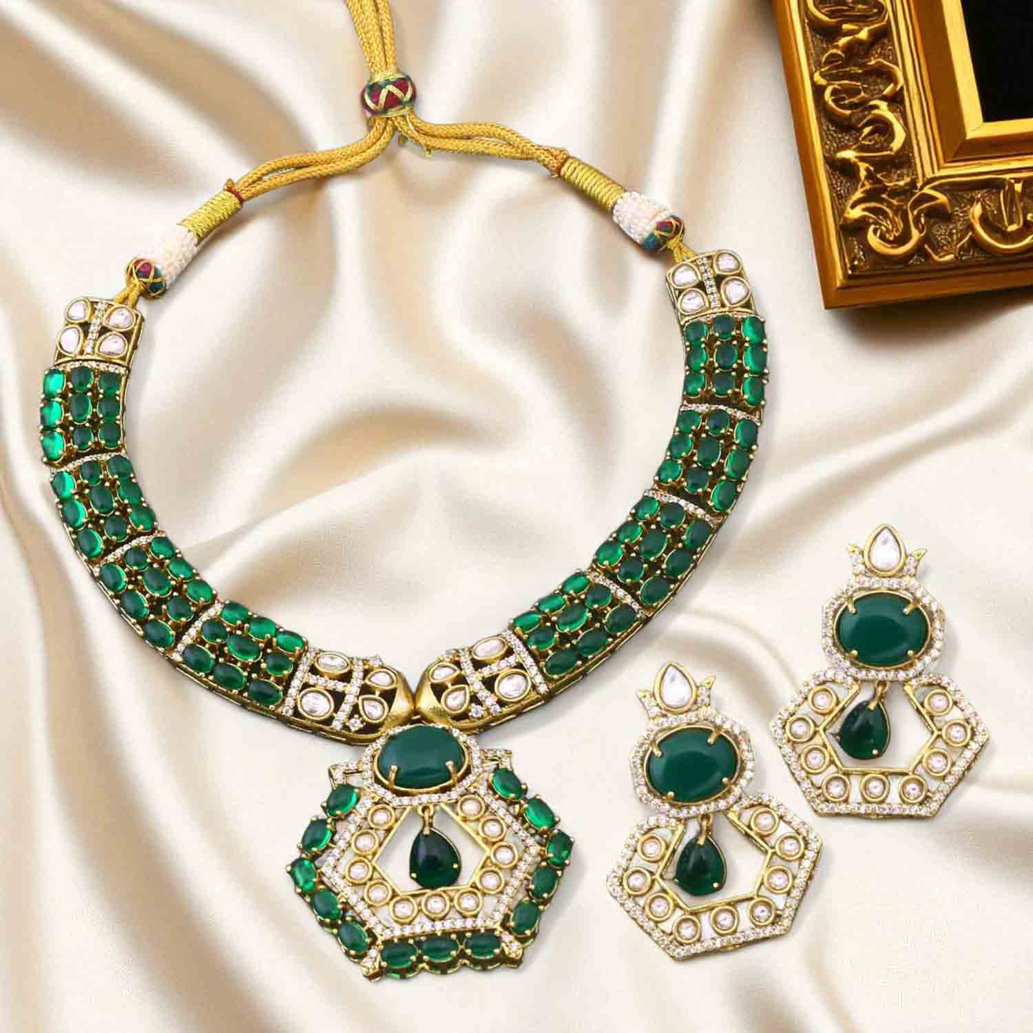 Emerald Ophelia Victorian Jewellery Set - New Arrival - Image 2